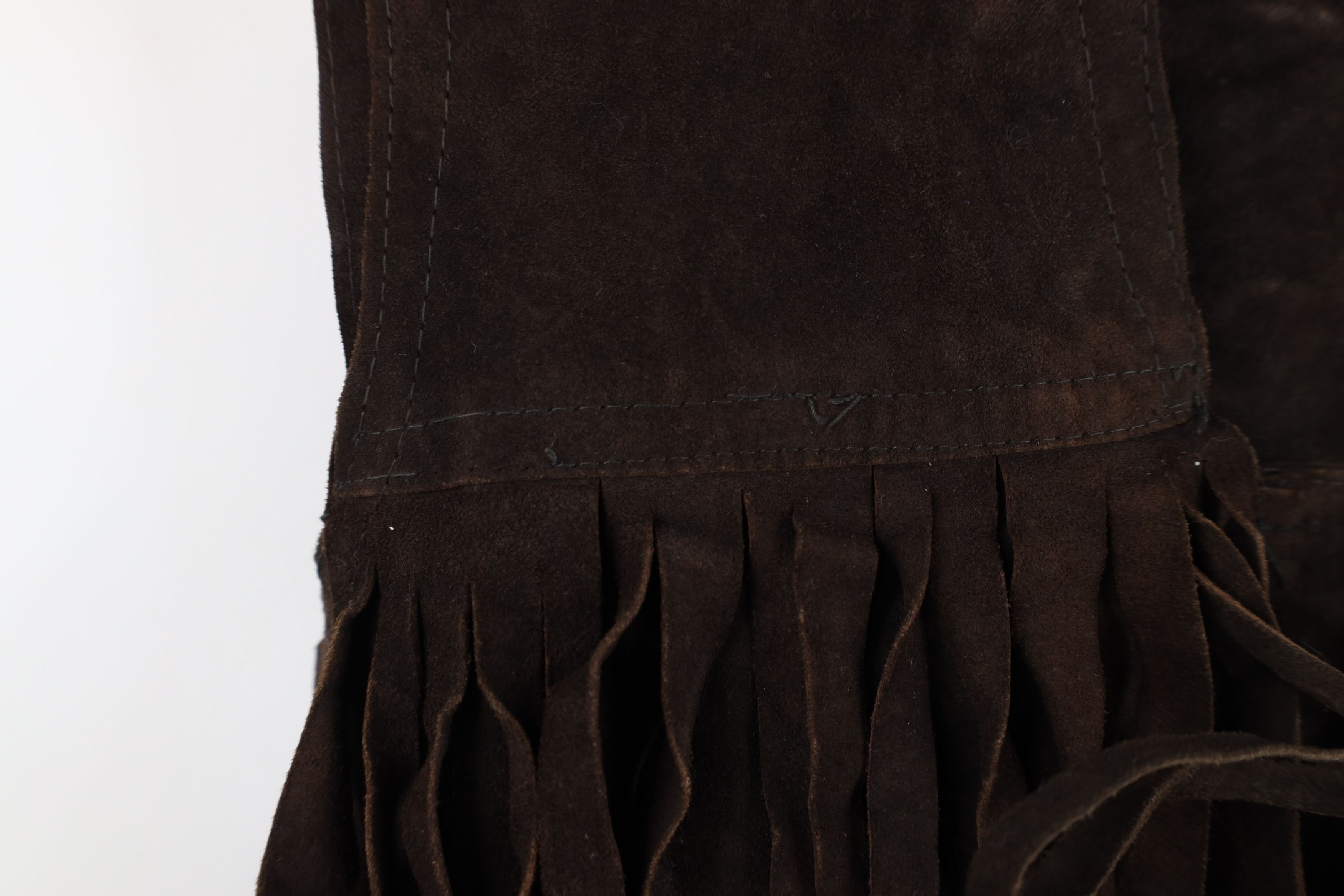Vintage Vintage 60s 70s Boho Chic Fringed Suede Leather Vest USA Size L / US 10 / IT 46 - 9 Thumbnail