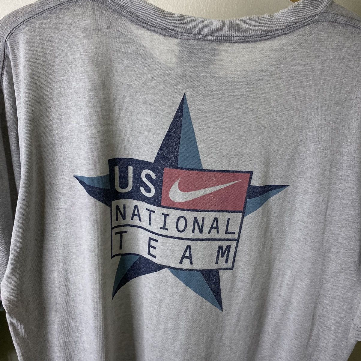 Nike 1990s Nike US National Team Distressed T Shirt Size US L / EU 52-54 / 3 - 2 Thumbnail
