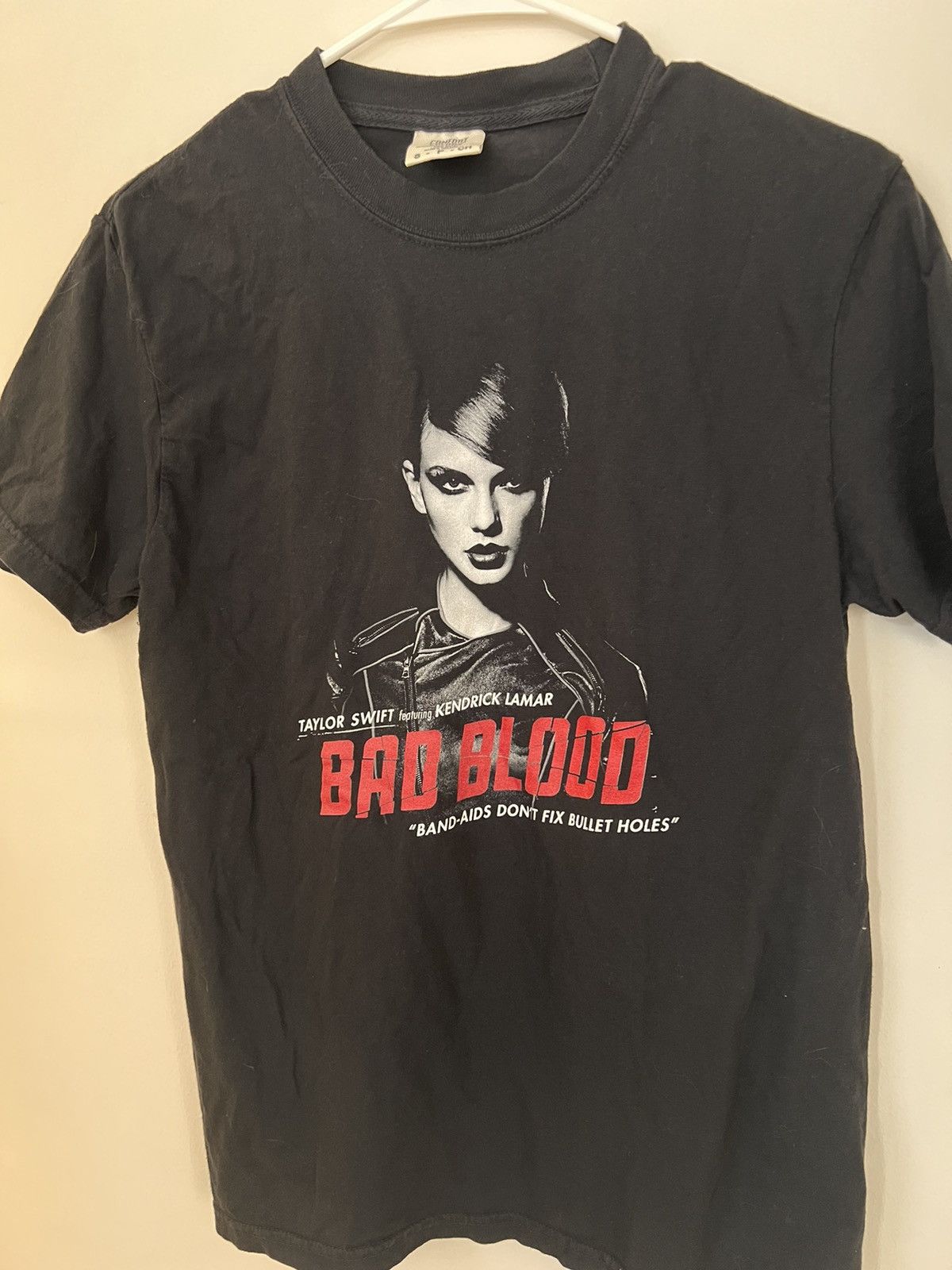 Band Tees × Vintage Vintage 00s Taylor Swift Bad Blood Promo Tee Size S / US 4 / IT 40 - 1 Thumbnail