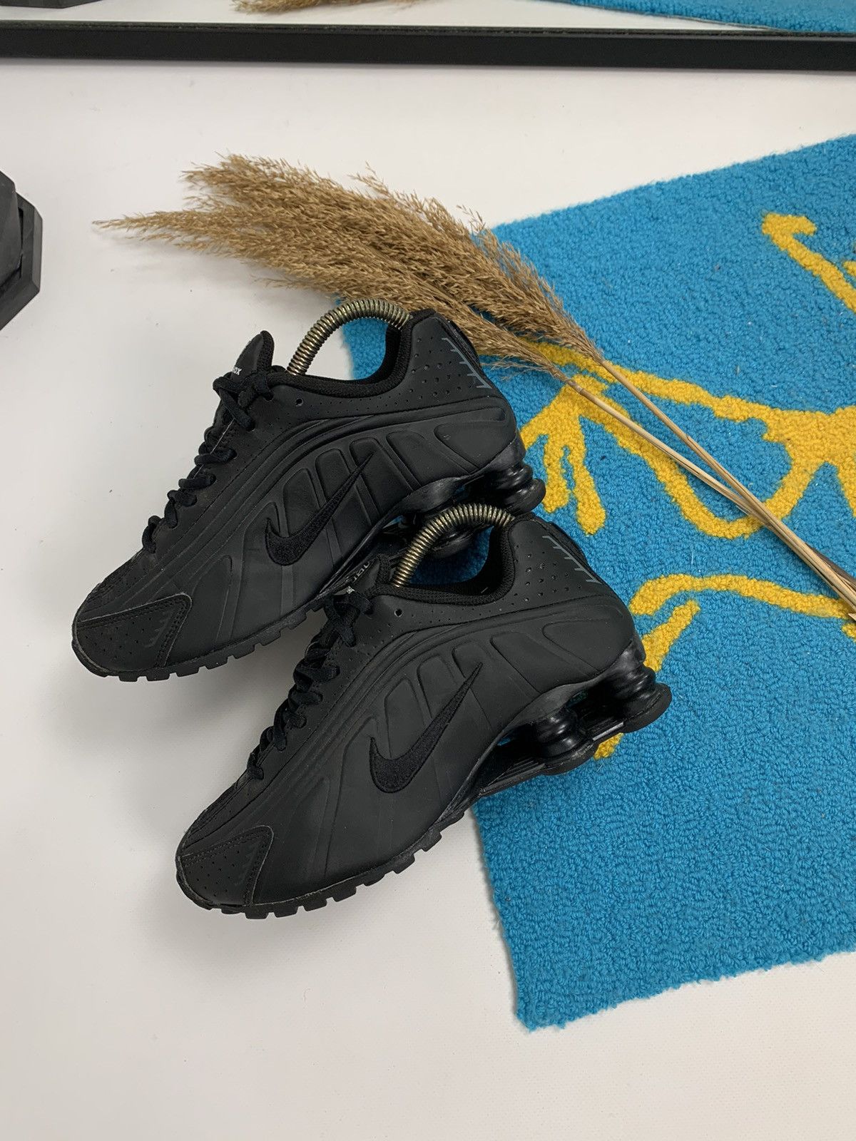 Nike × Vintage Nike Shox R4 GS Triple Black Y2K Sneakers Size US 6.5 / IT 36.5 - 6 Thumbnail