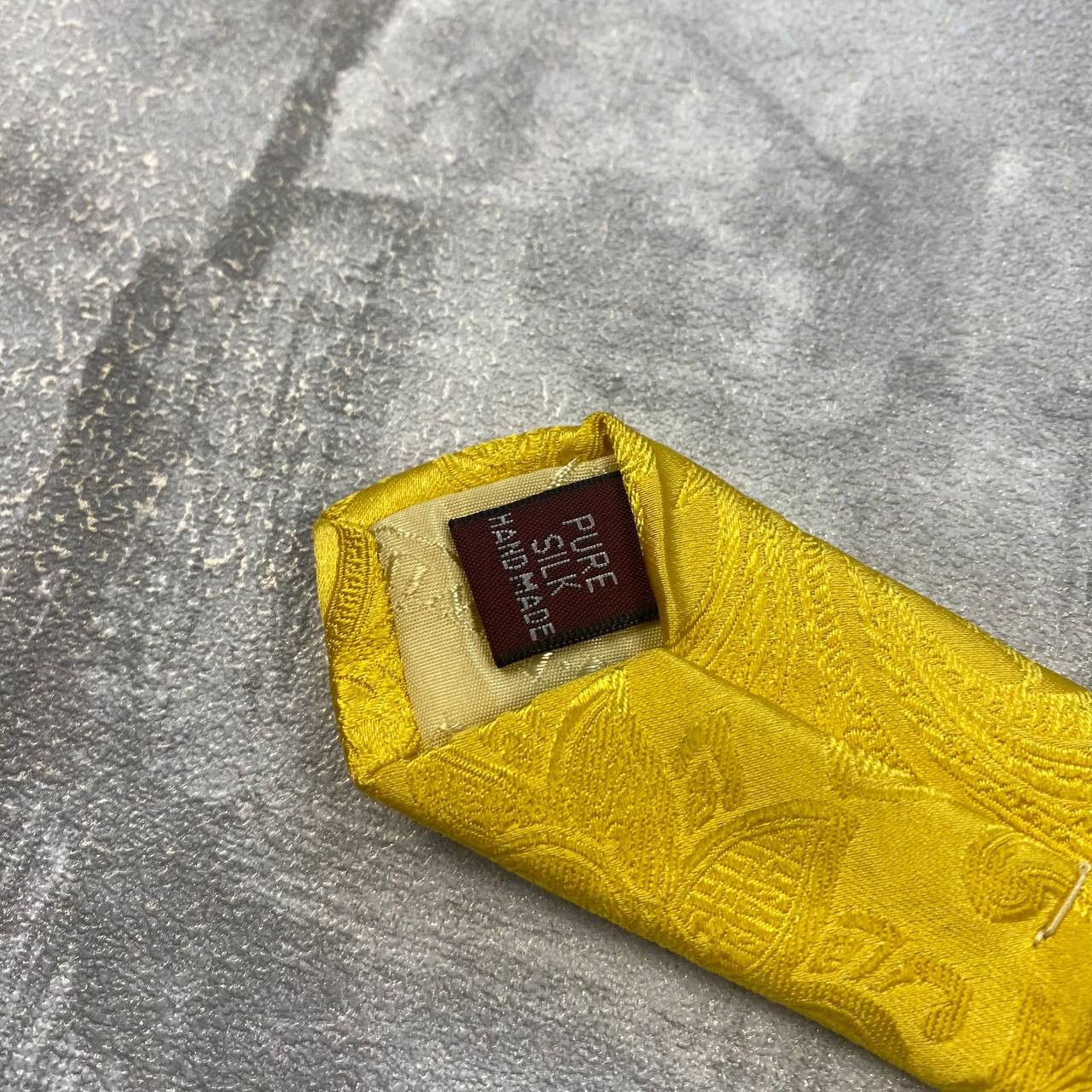 T.M. Lewin T.M.Lewin Gold Yellow Paisley Pattern Size ONE SIZE - 6 Thumbnail