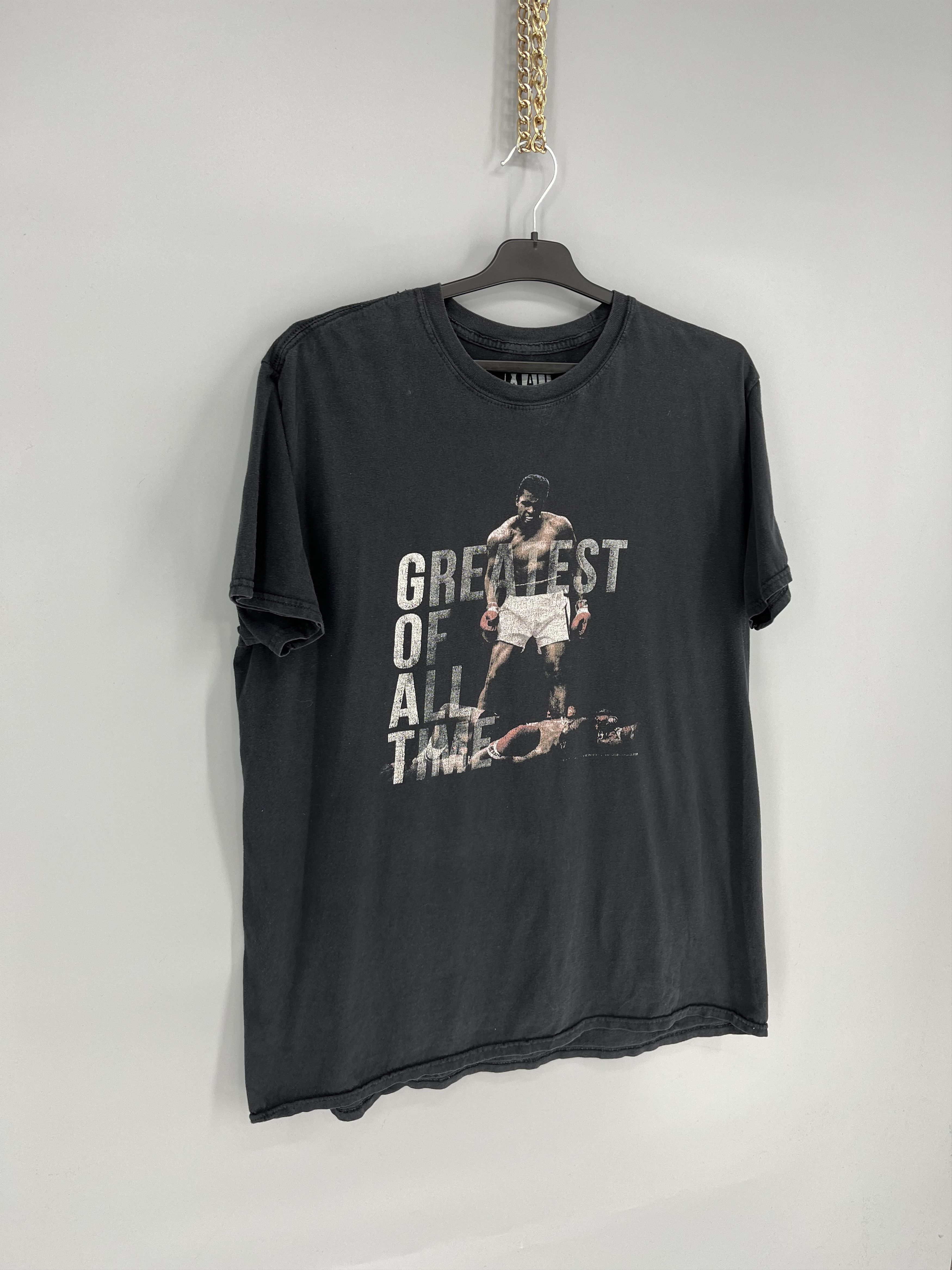 Vintage Y2K The Greatest Muhammad Ali American Boxer Faded Tshirts Size US XL / EU 56 / 4 - 2 Thumbnail