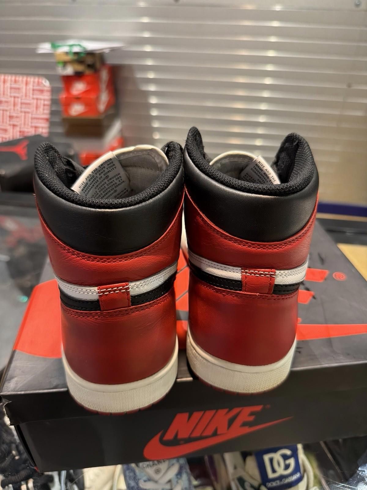 Jordan Brand Nike Air Jordan 1 Retro Black Toe Leather US 8.5 Men's Size US 8.5 / EU 41-42 - 8 Thumbnail