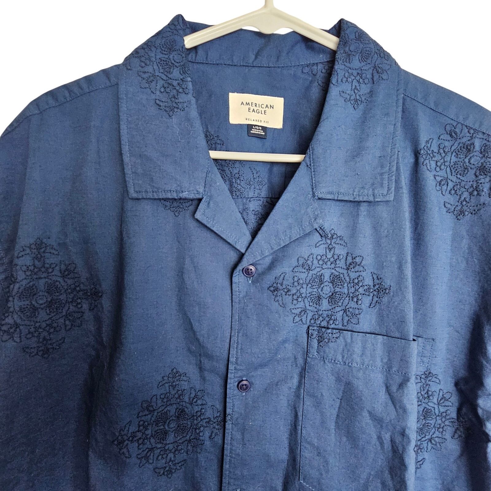 American Eagle Outfitters American Eagle Mens Embroidered Floral Relaxed Fit Button L Size US L / EU 52-54 / 3 - 2 Thumbnail