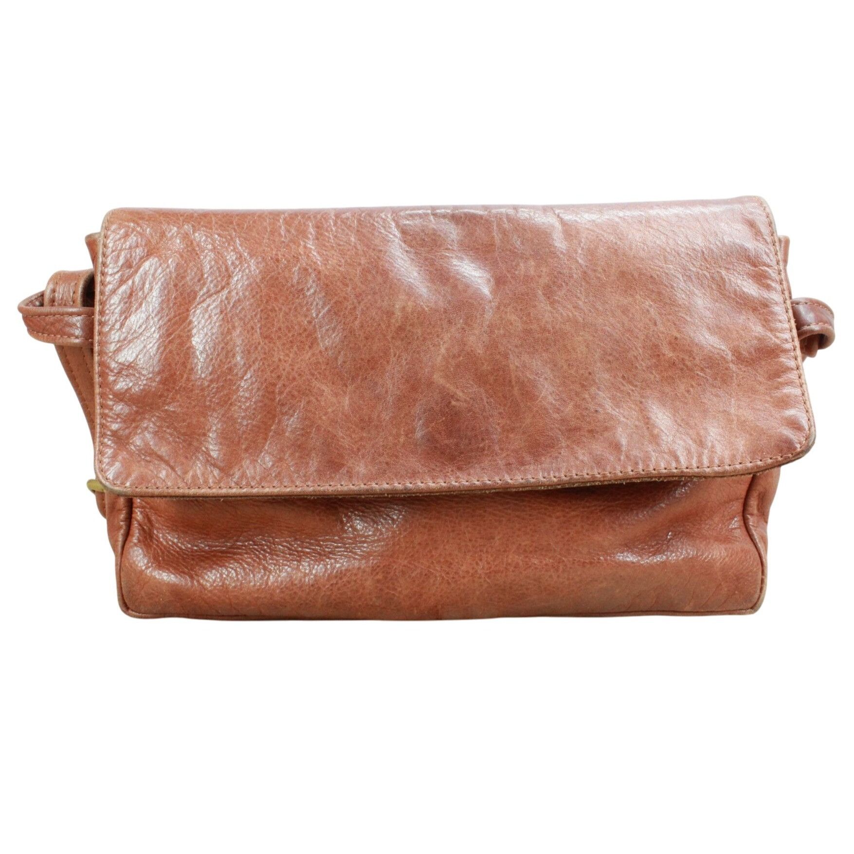 Other Beggar’s Pouch Leather Women's Leather Flap Shoulder Bag Size ONE SIZE - 1 Thumbnail