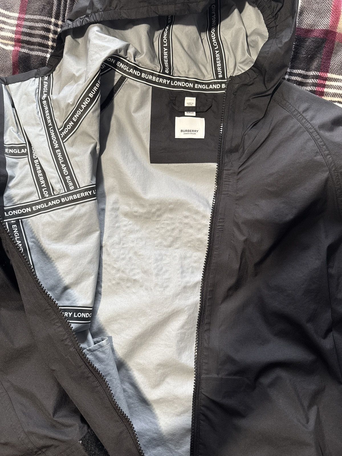 Burberry Burberry Light Jacket Size US S / EU 44-46 / 1 - 5 Thumbnail