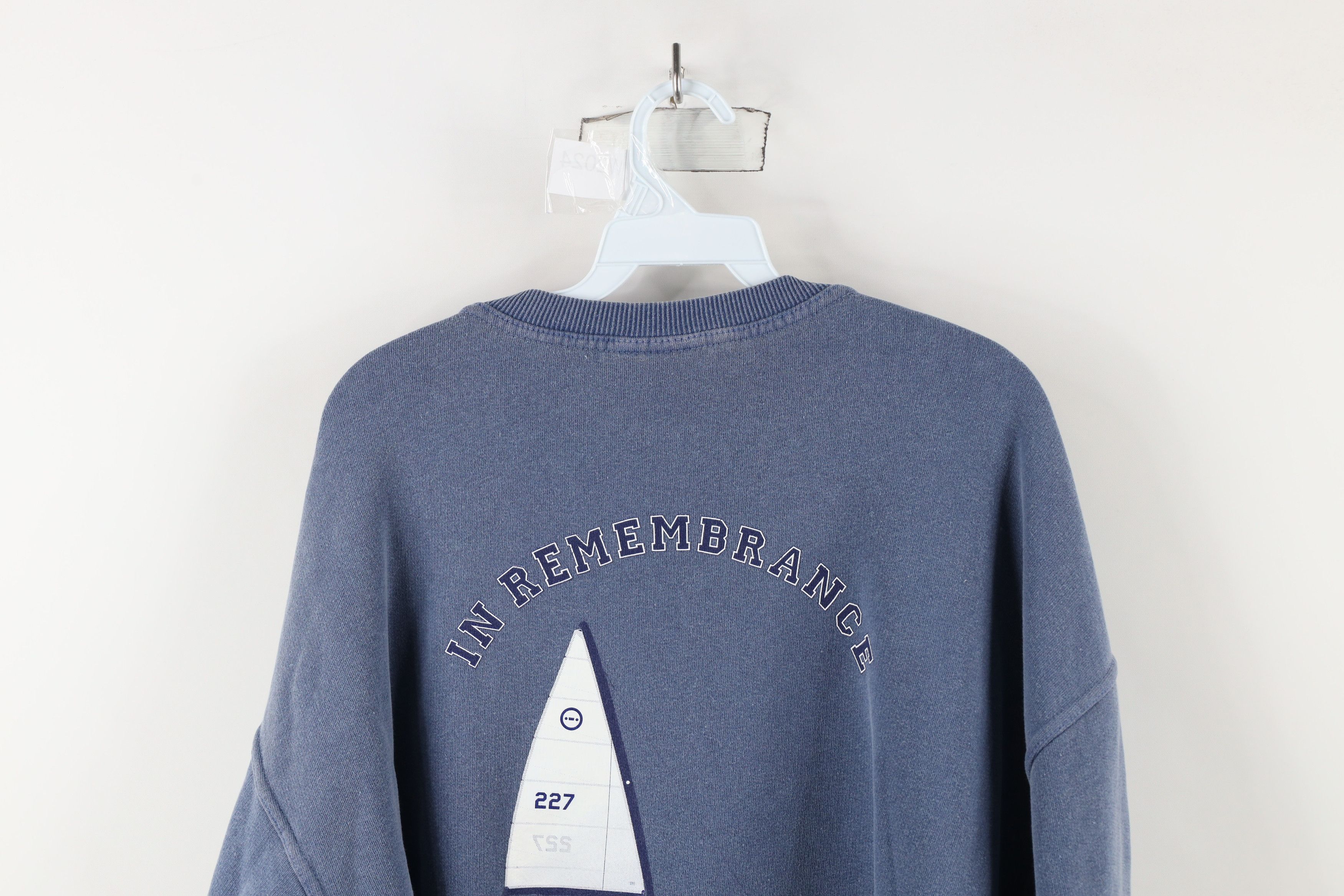 Vintage Vintage Y2K 2003 Toledo Ice Yacht Club Crewneck Sweatshirt Size US XL / EU 56 / 4 - 12 Thumbnail