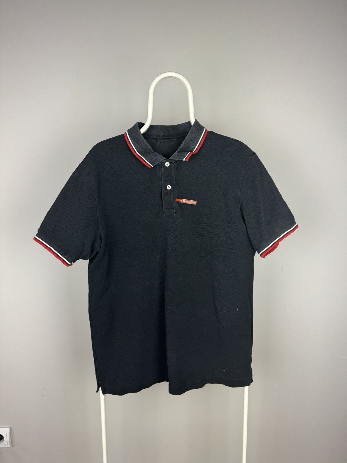 Prada polo black outlet and red