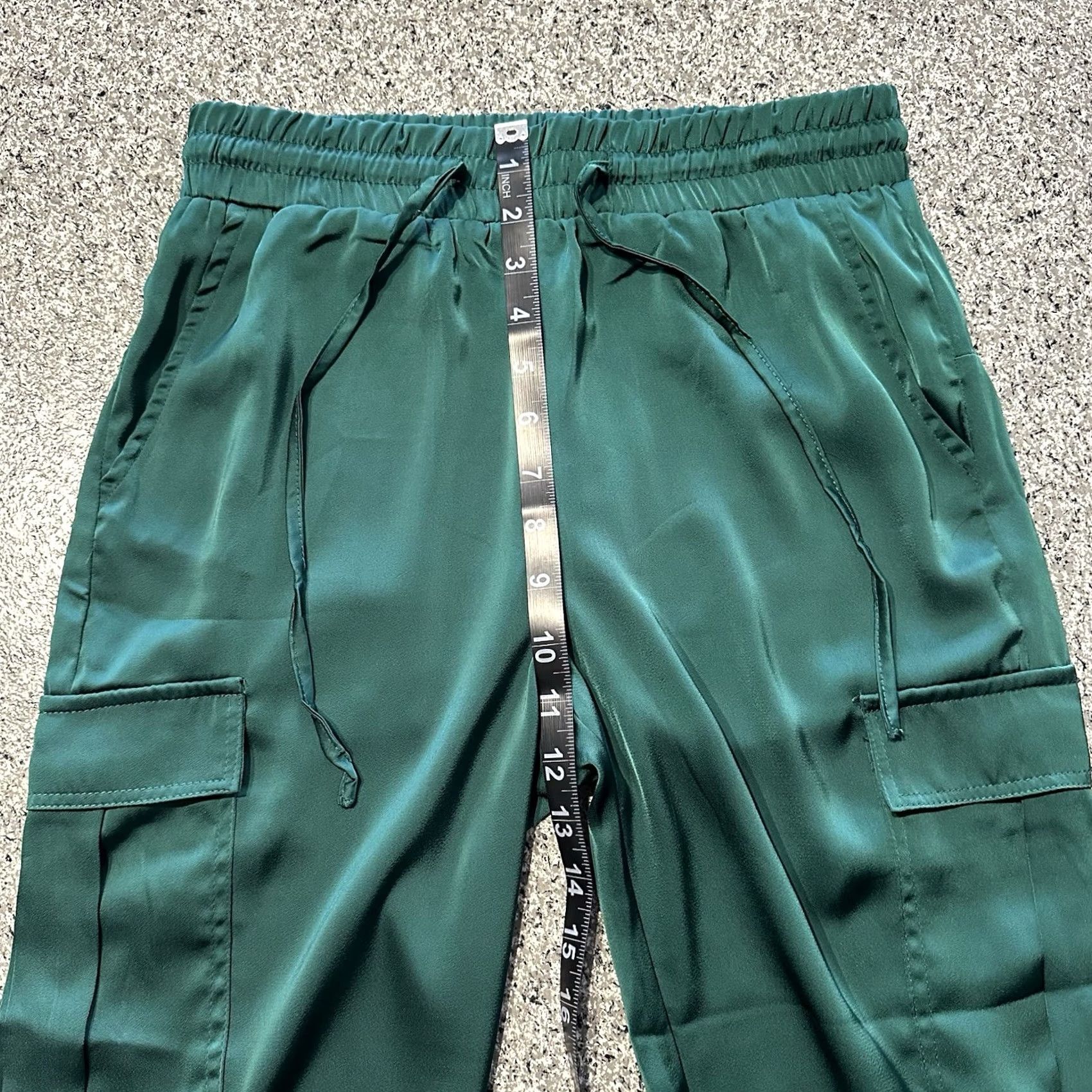 Vintage francesca's Green Satin Cargo Joggers Pants Womens S 27x28 Drawstring Pockets Size 27" / US 4 / IT 40 - 8 Thumbnail