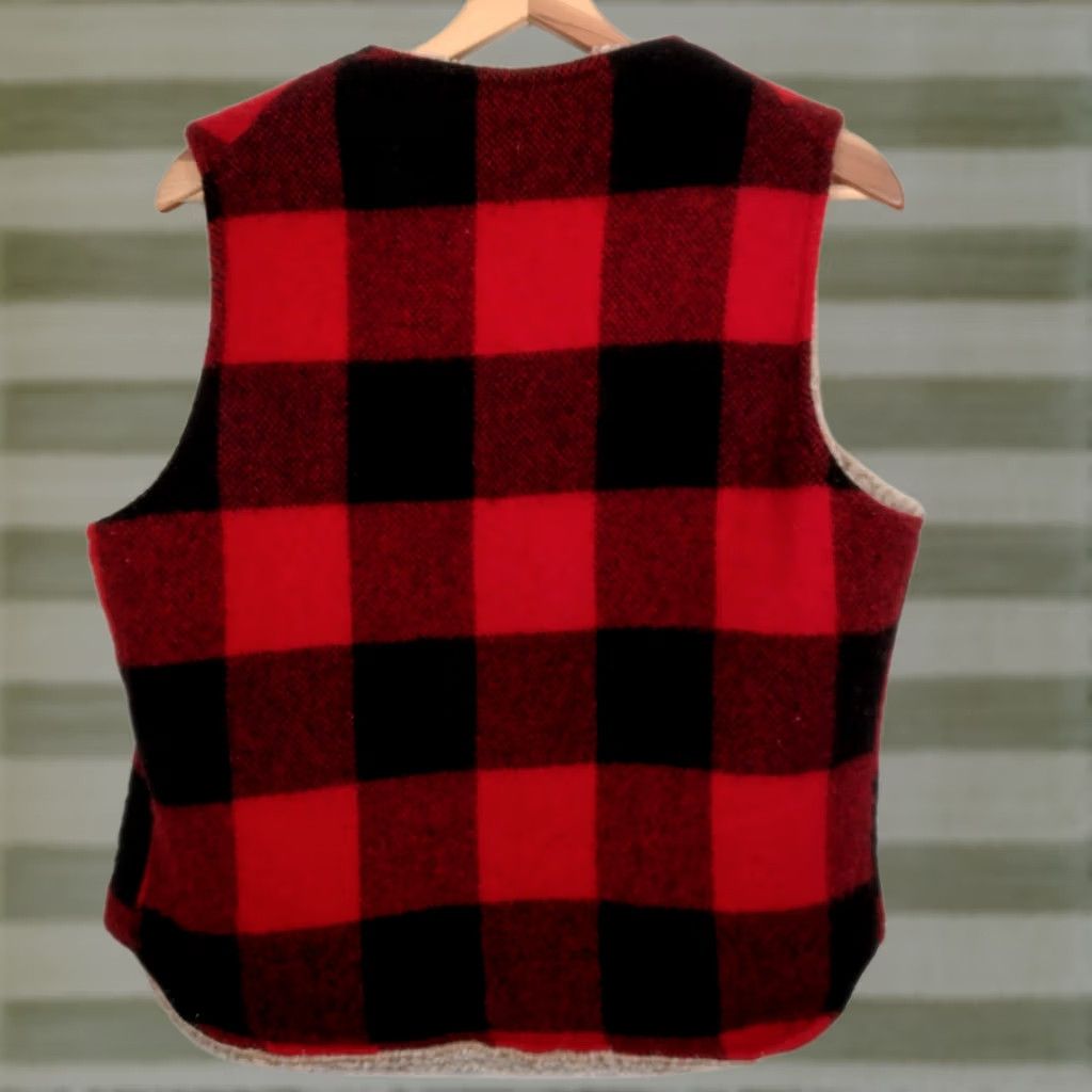 Vintage VINTAGE Woolrich Vest Medium Red Wool Blend Buffalo Plaid Snap Sherpa Lined Work Men M Red Buffalo Plaid Woolrich Vest Size US M / EU 48-50 / 2 - 1 Thumbnail