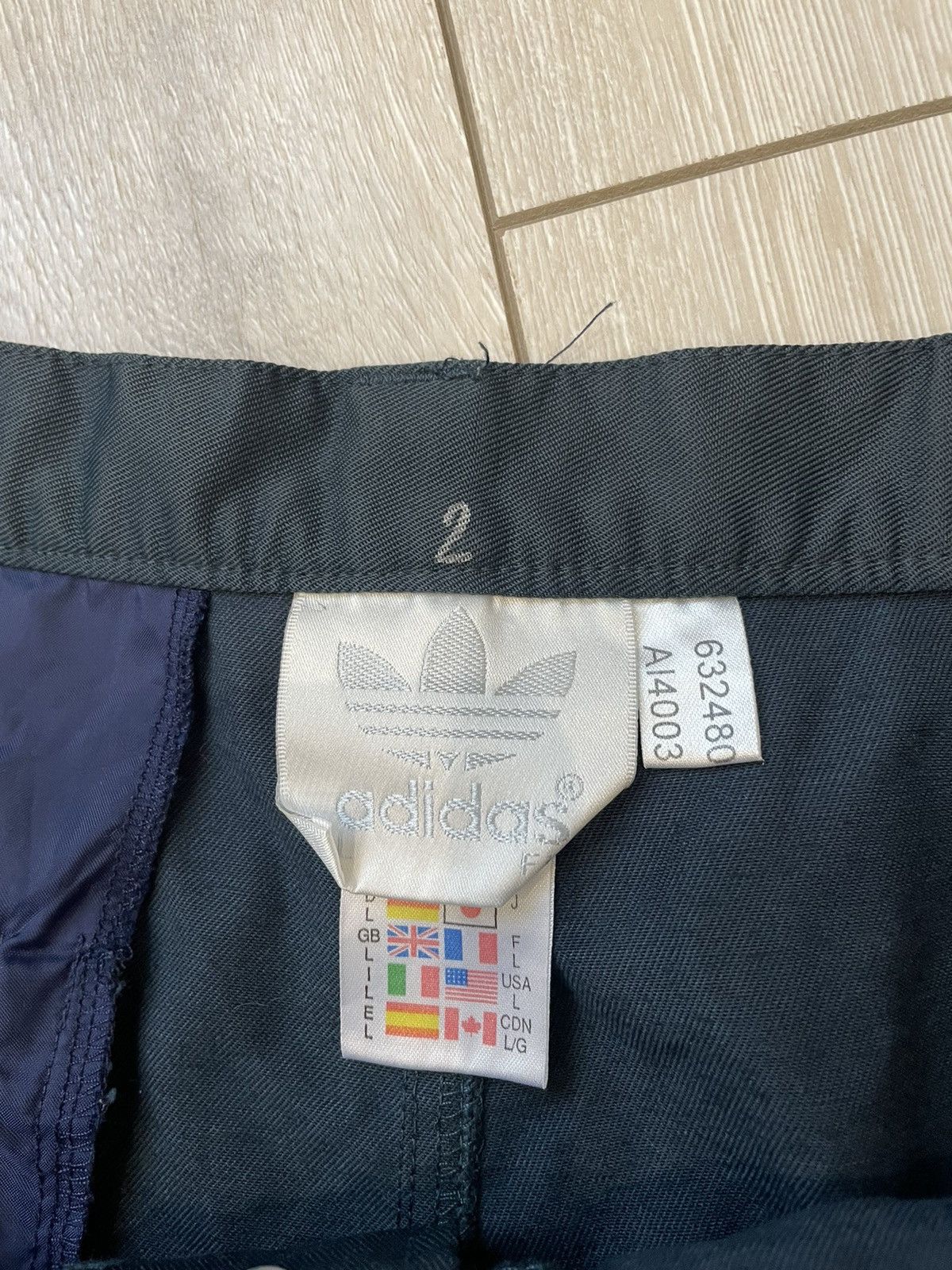Adidas × Vintage Vintage Adidas Originals Cargo Shorts Mens Blue Satin 1990s Size US 33 - 4 Thumbnail