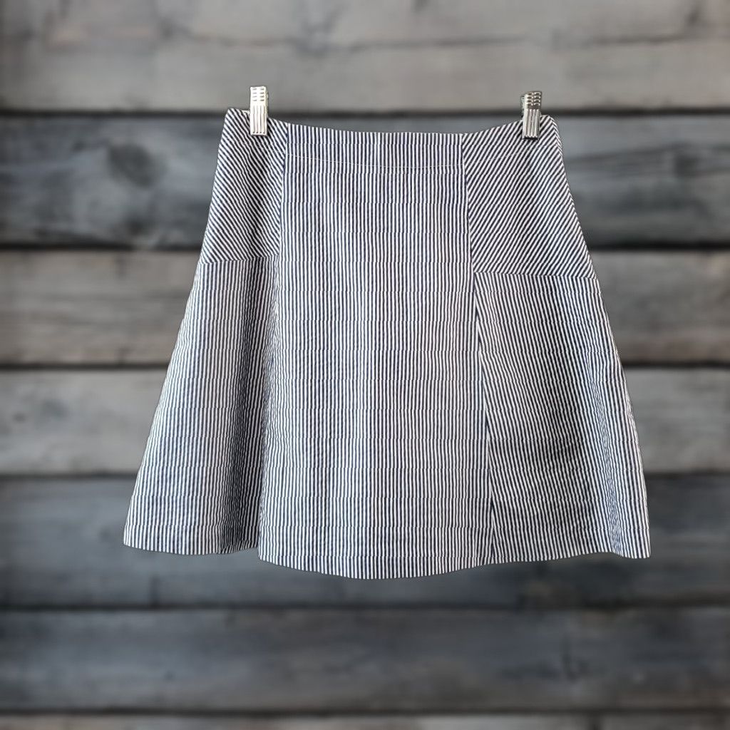 Loft Ann Taylor LOFT Womens Skirt Sz 4P Blue White Striped Seersucker Cotton Blend Size 27" / US 4 / IT 40 - 1 Thumbnail