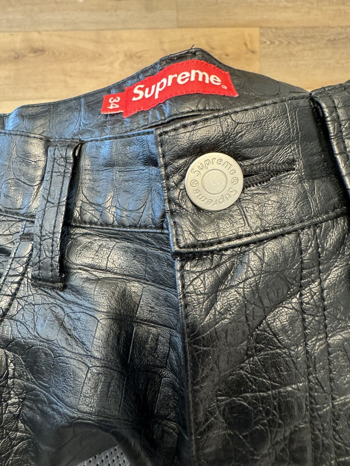 Supreme Supreme Crocodile Leather Carpenter Pant Size US 34 / EU 50 - 9 Thumbnail