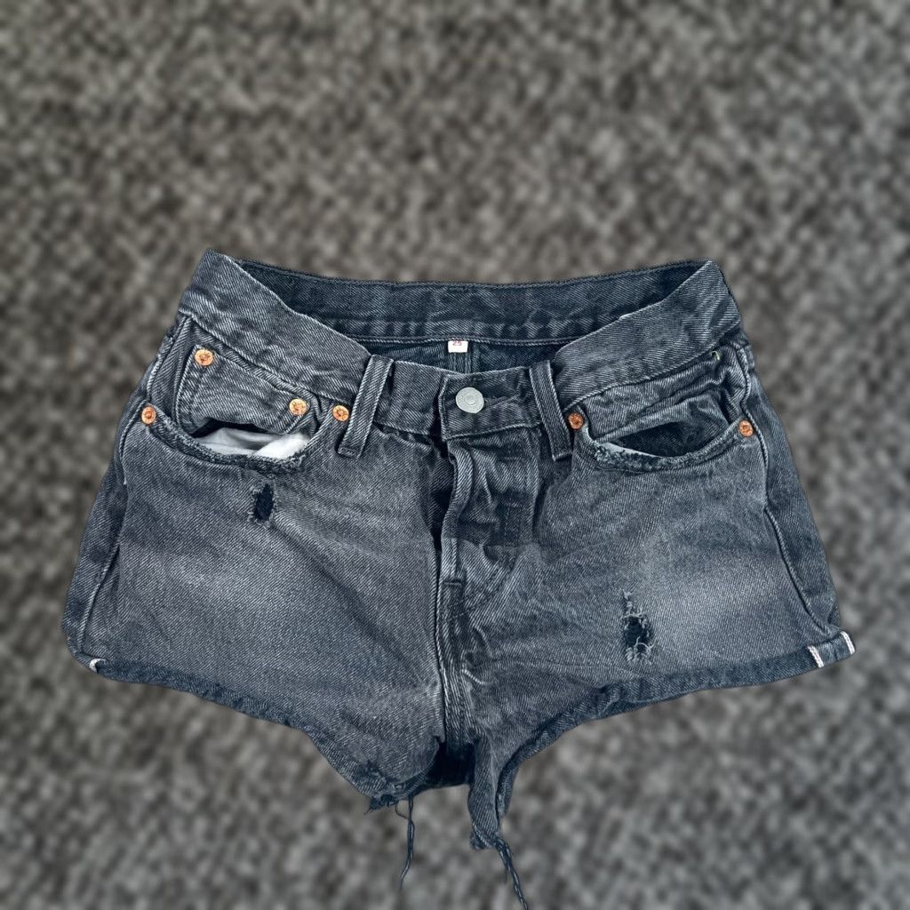 Levi's Levi's Selvedge Shorts Womens 25 Black Denim Size 42" / US 20 - 1 Thumbnail