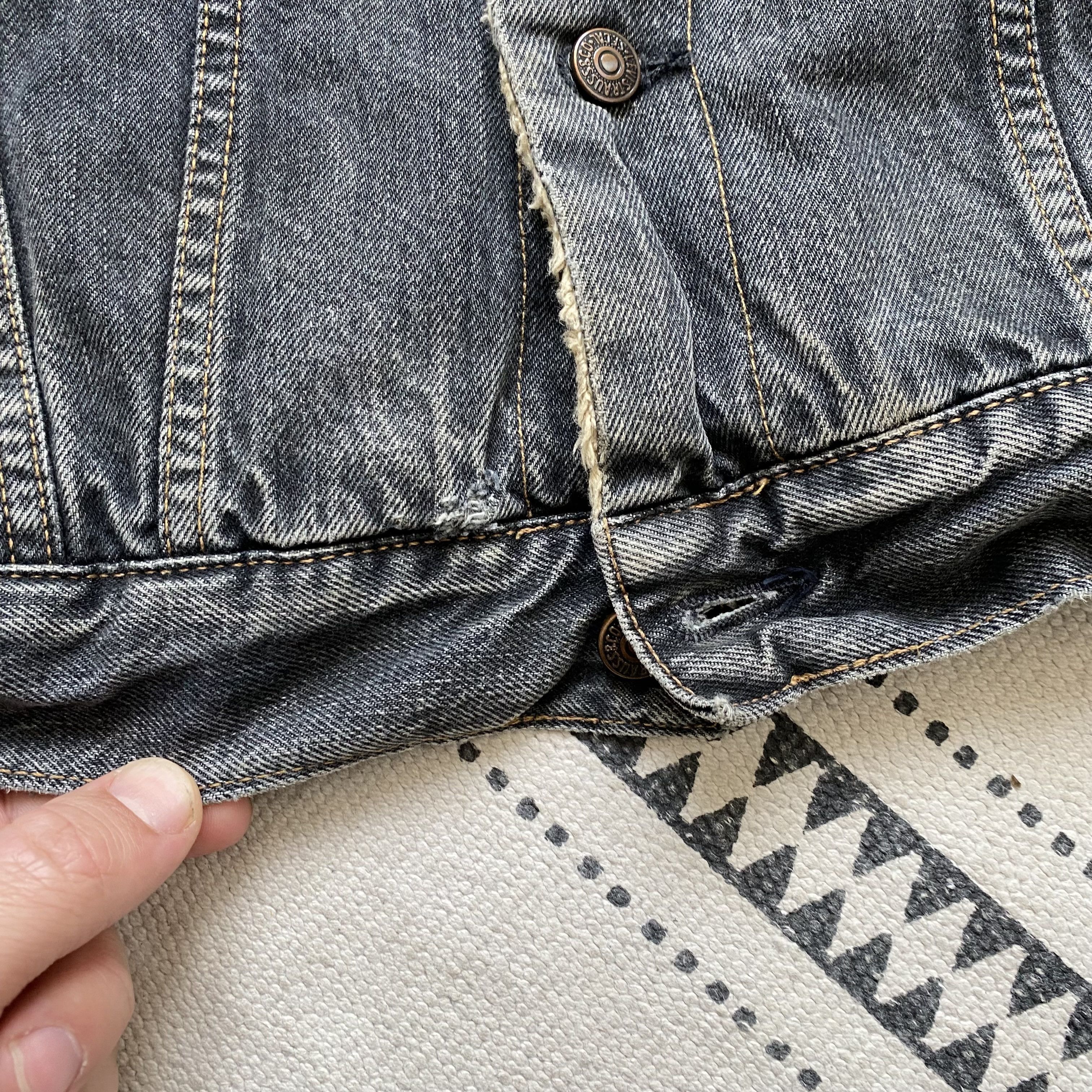 Levi's Vintage Clothing 🕷️ Vintage 00s Faded Levis Trucker Denim Sherpa jacket Y2K Size US M / EU 48-50 / 2 - 6 Thumbnail