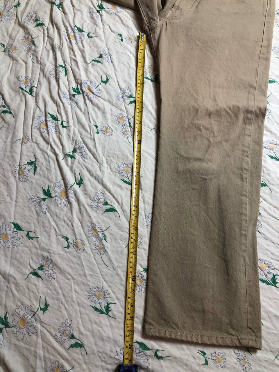 Levi's Levi Strauss 501 Relaxed Tan No Rips Stains EUC Size US 34 / EU 50 - 6 Thumbnail