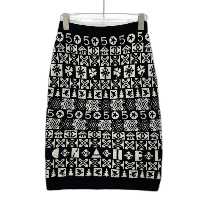 Chanel Chanel Black and White Geometric Knit Skirt -2505 Size 35" - 1 Thumbnail