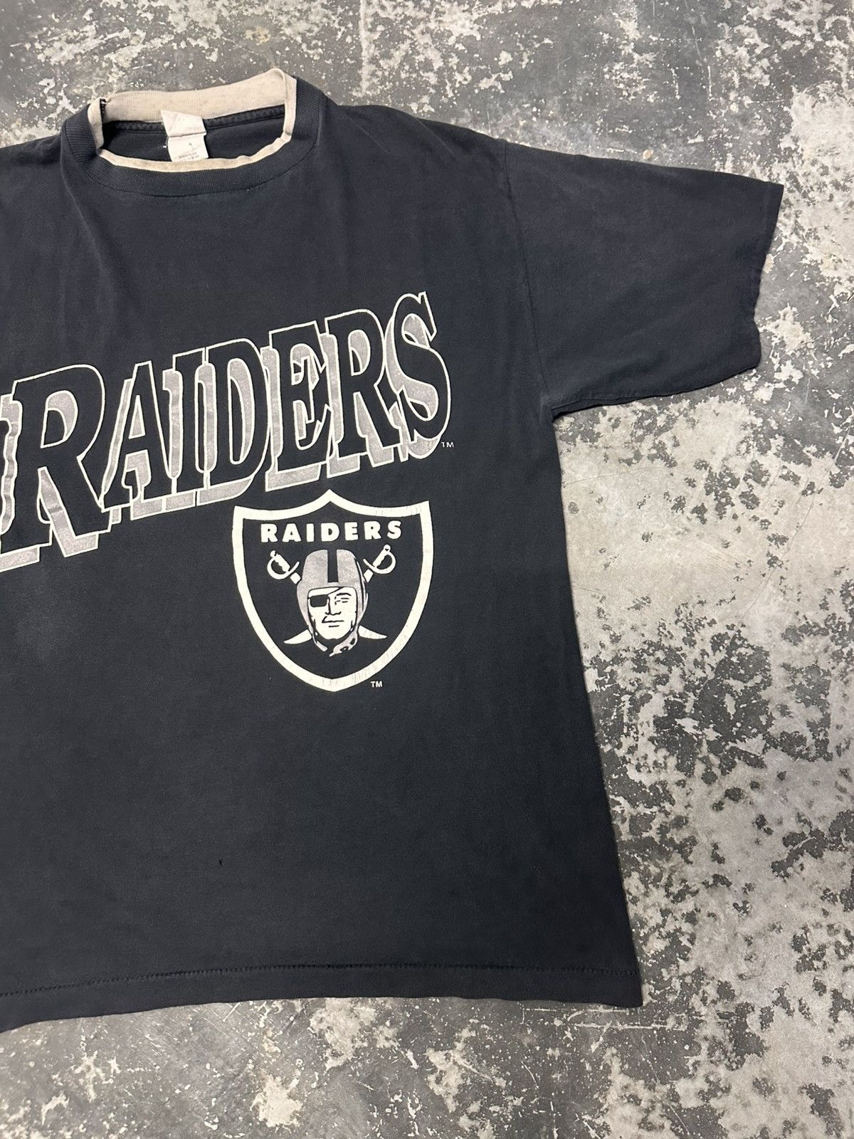 NFL × Vintage Vintage 90s Raiders T-Shirt Oakland Raiders NFL Tee Size US XL / EU 56 / 4 - 3 Thumbnail