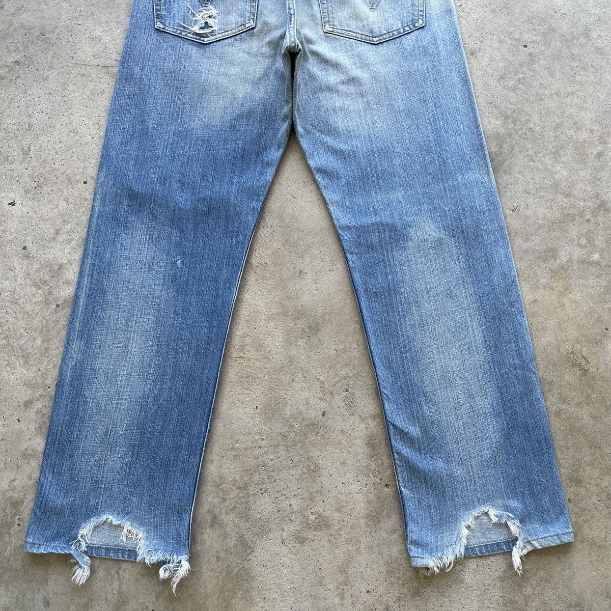 Levi's Vintage Levi’s 501 Blue Wash Faded Distressed Jeans Pants Size US 32 / EU 48 - 14 Thumbnail