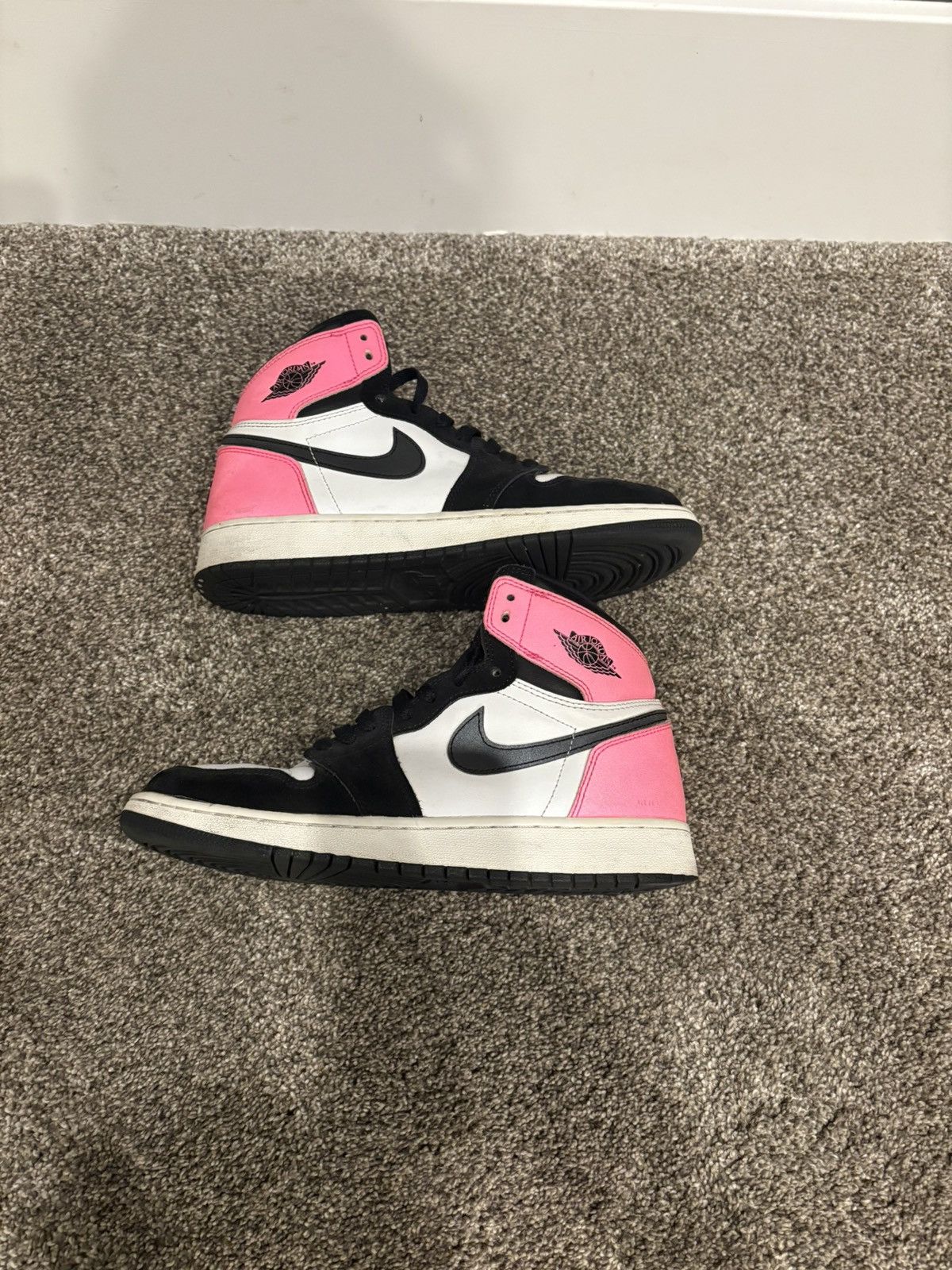 Nike Jordan 1 Retro Valentine’s Size US 7.5 / EU 40-41 - 1 Thumbnail