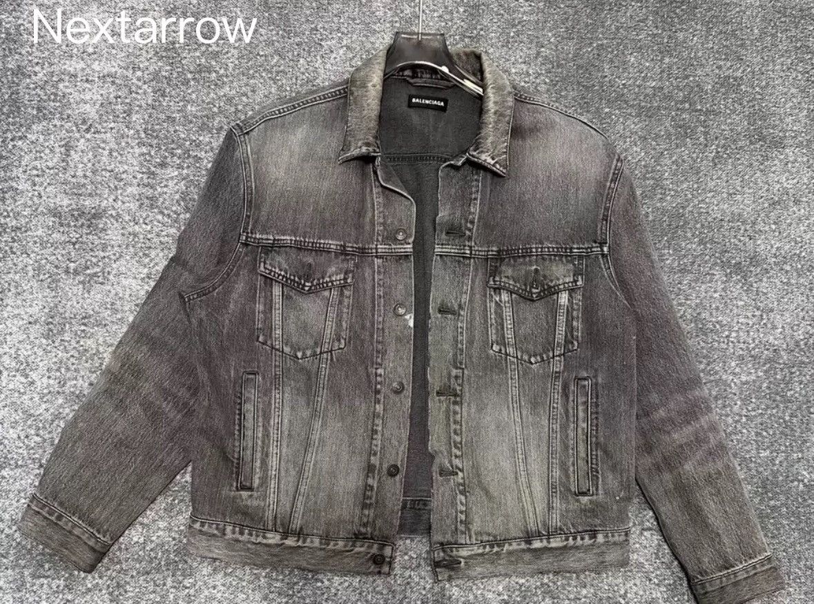 Balenciaga Balenciaga back logo denim jacket2412-Nextarrow Size US M / EU 48-50 / 2 - 1 Thumbnail