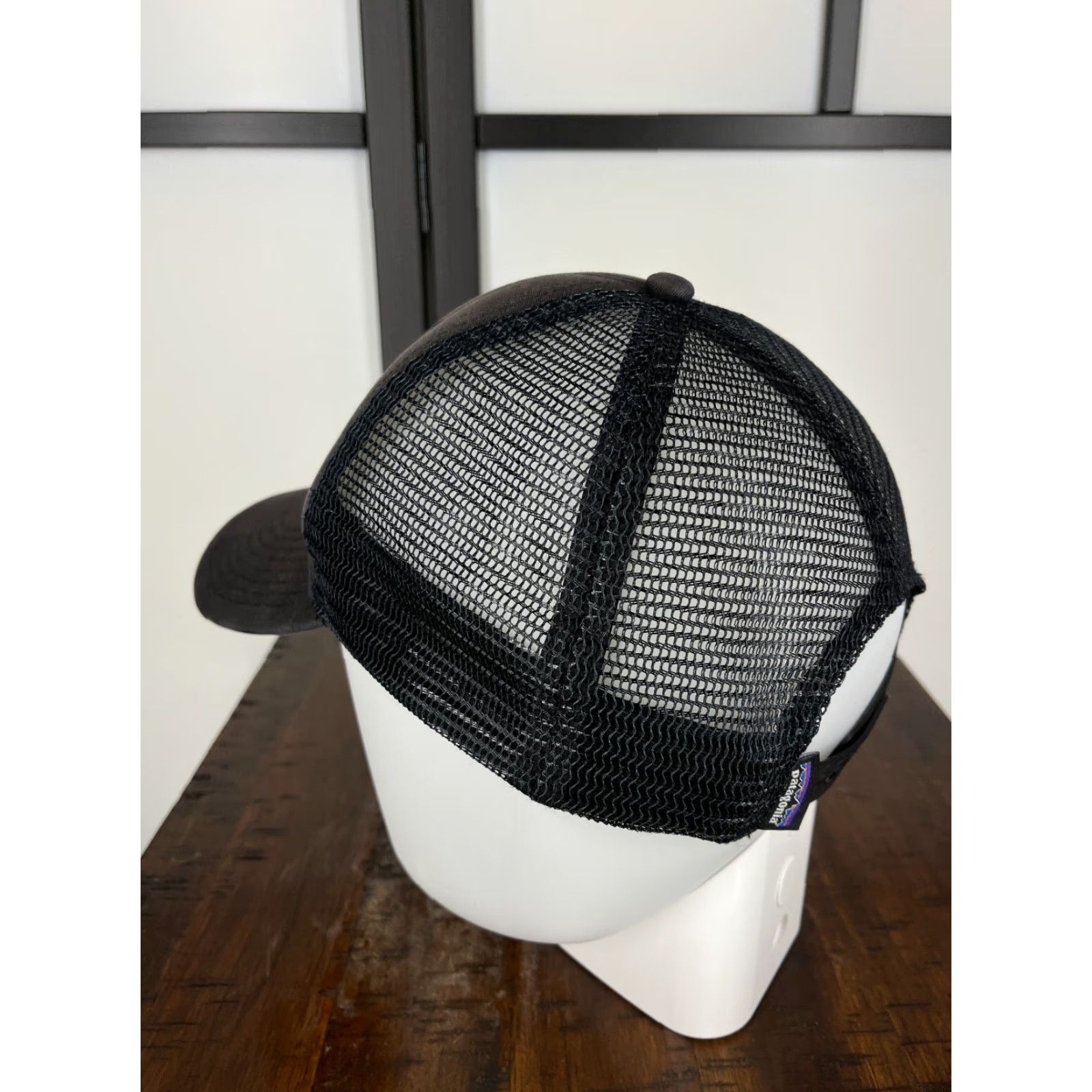 Patagonia Patagonia Hat Cap Snap Back Adult One Size Black Embroidered Trucker Fitz Roy Size ONE SIZE - 5 Thumbnail