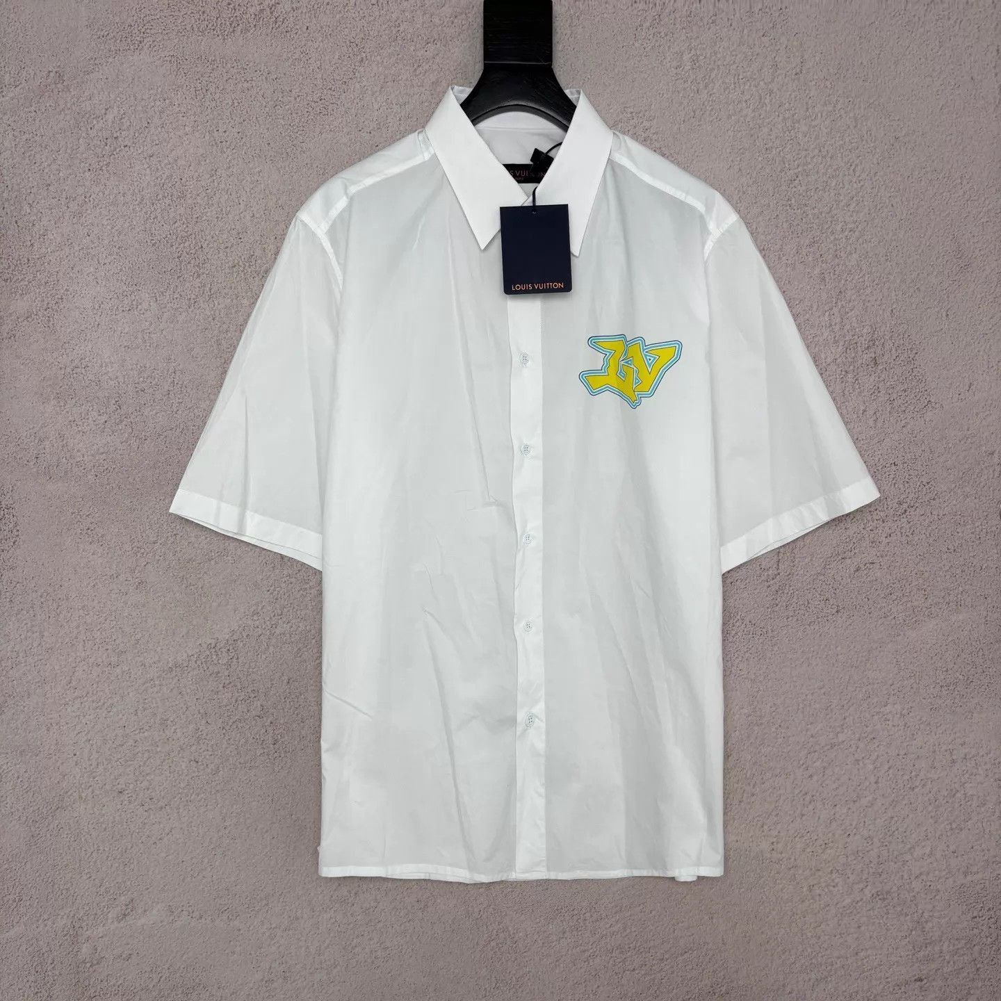 Louis Vuitton White Short-Sleeve Button-Up Shirt with Logo Size US L / EU 52-54 / 3 - 1 Thumbnail