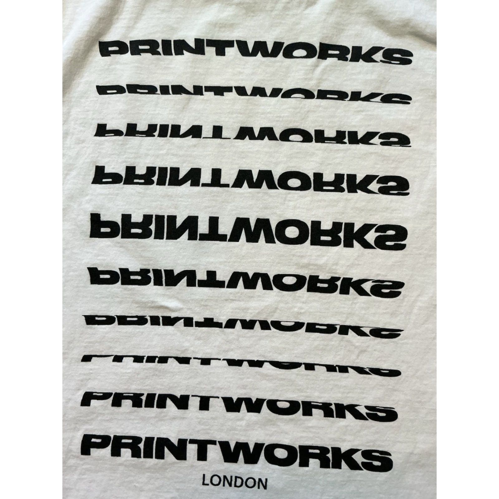 Avenue VINTAGE Printworks London Drumsheds EDM Electronic Music Concert Venue White Graphic T-Shirt S Mens Size US S / EU 44-46 / 1 - 8 Thumbnail