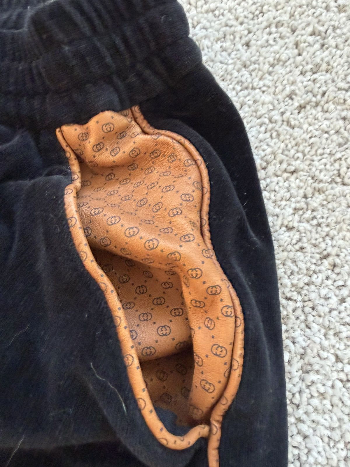 Gucci Gucci Velour Joggers Black Leather Pockets Medium Size US 32 / EU 48 - 2 Thumbnail