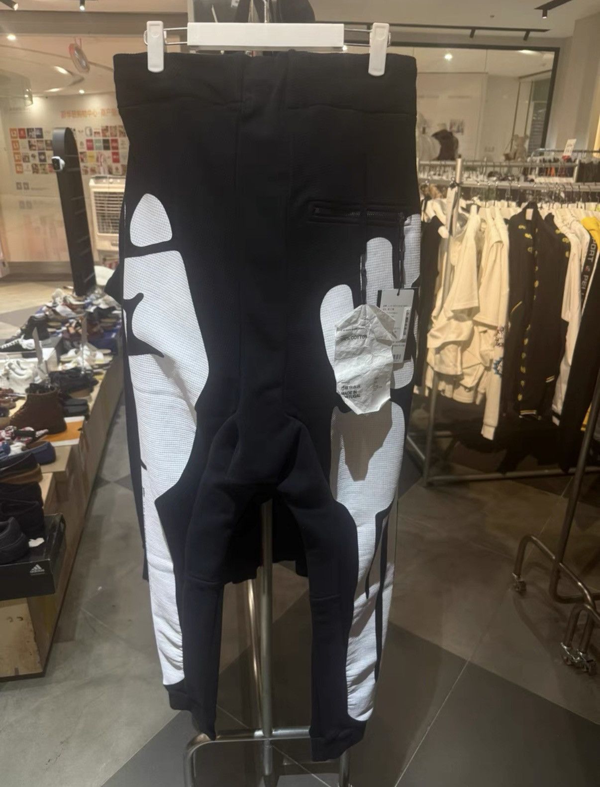 11 By Boris Bidjan Saberi 11 BY BORIS BIDJAN SABERI Black & White Color-Block Joggers Size US 33 - 1 Thumbnail