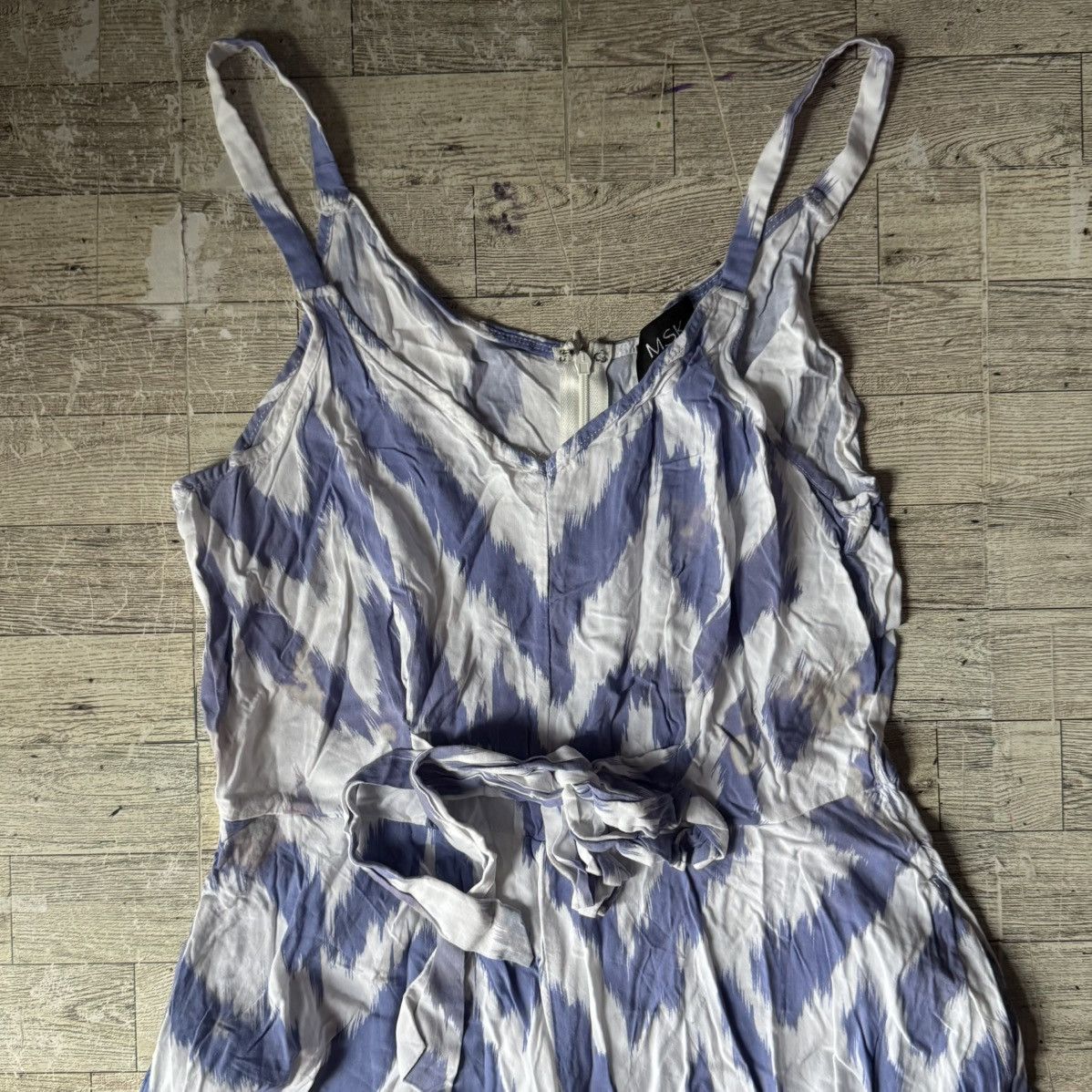 Macys MSK, Chevron Printed, Tie-Front Genie-Leg Midi Jumpsuit Size 30" / US 8 / IT 44 - 3 Thumbnail