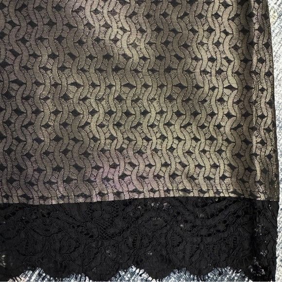 Rochas Rochas Paris Black and Gold Lace Hem Sleeveless Top Sz 40 Size S / US 4 / IT 40 - 4 Thumbnail
