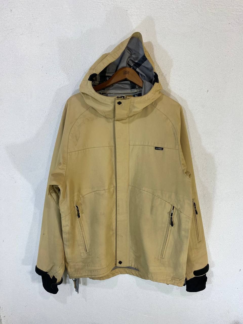 Goretex neon element waterproof jacket very nice design Size US L / EU 52-54 / 3 - 1 Thumbnail