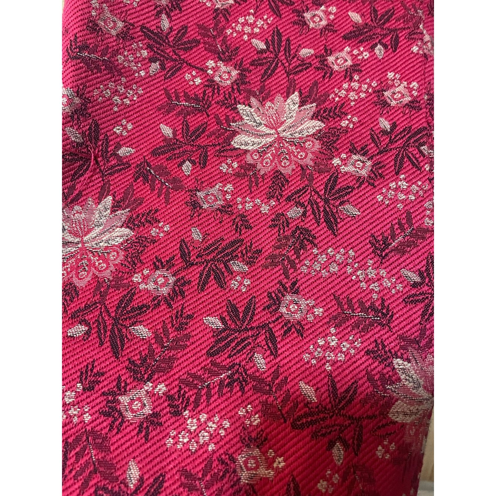 Alice + Olivia ALICE + OLIVIA-CROPPED FLORAL-JACQUARD BOOTCUT / CRIMSON/ 4 Size 27" / US 4 / IT 40 - 5 Thumbnail