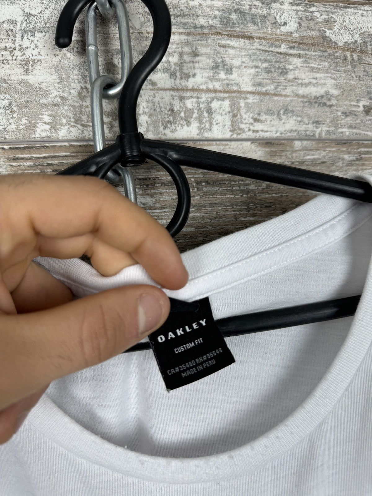 Oakley Mens Vintage Oakley T-shirt centre logo white tee Japanese Size US XL / EU 56 / 4 - 7 Thumbnail