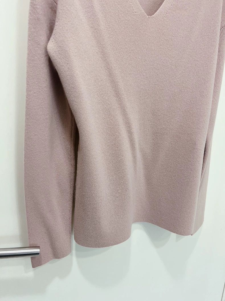 Loro Piana LORO PIANA Small cashmere nude pink V-neck knit sweater to Size M / US 6-8 / IT 42-44 - 5 Thumbnail