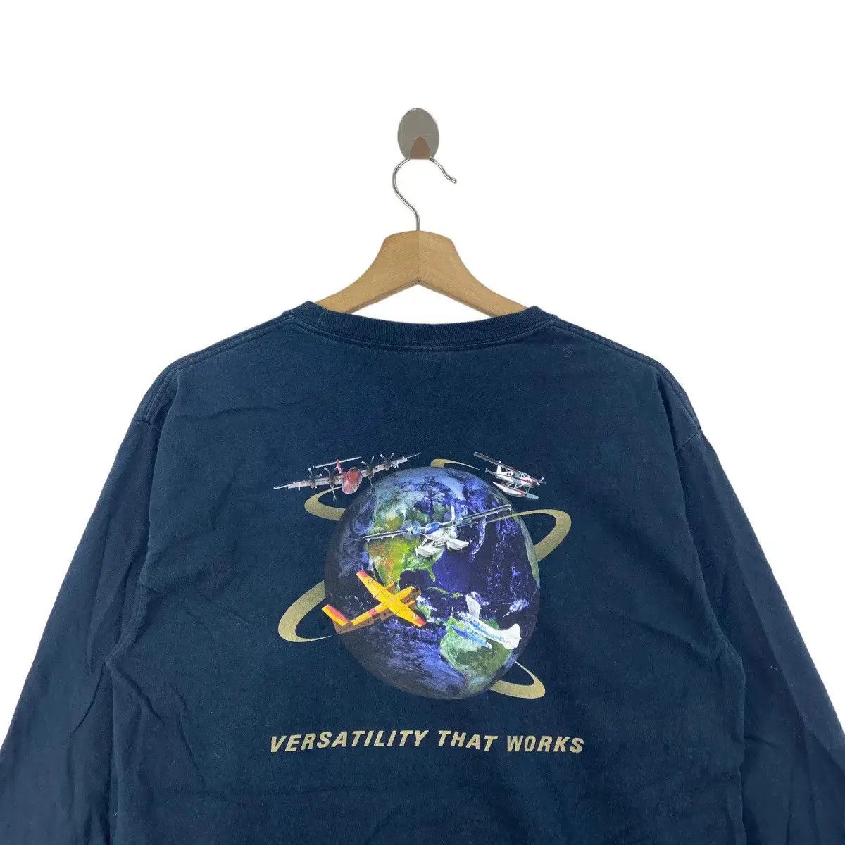 Vintage Vintage VKING FIGHTER JET Air Force Plane Globe Tee Shirt Size US M / EU 48-50 / 2 - 3 Thumbnail