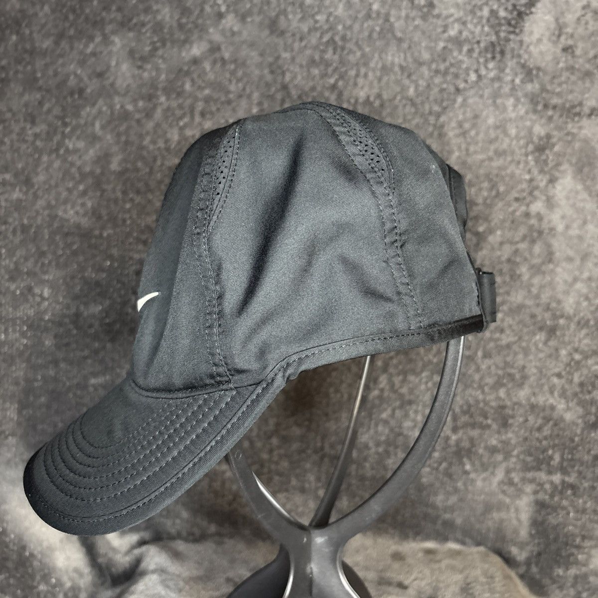 Other Nike Hat Cap Men Strap Back Black Featherlight Dri Fit Size ONE SIZE - 4 Thumbnail