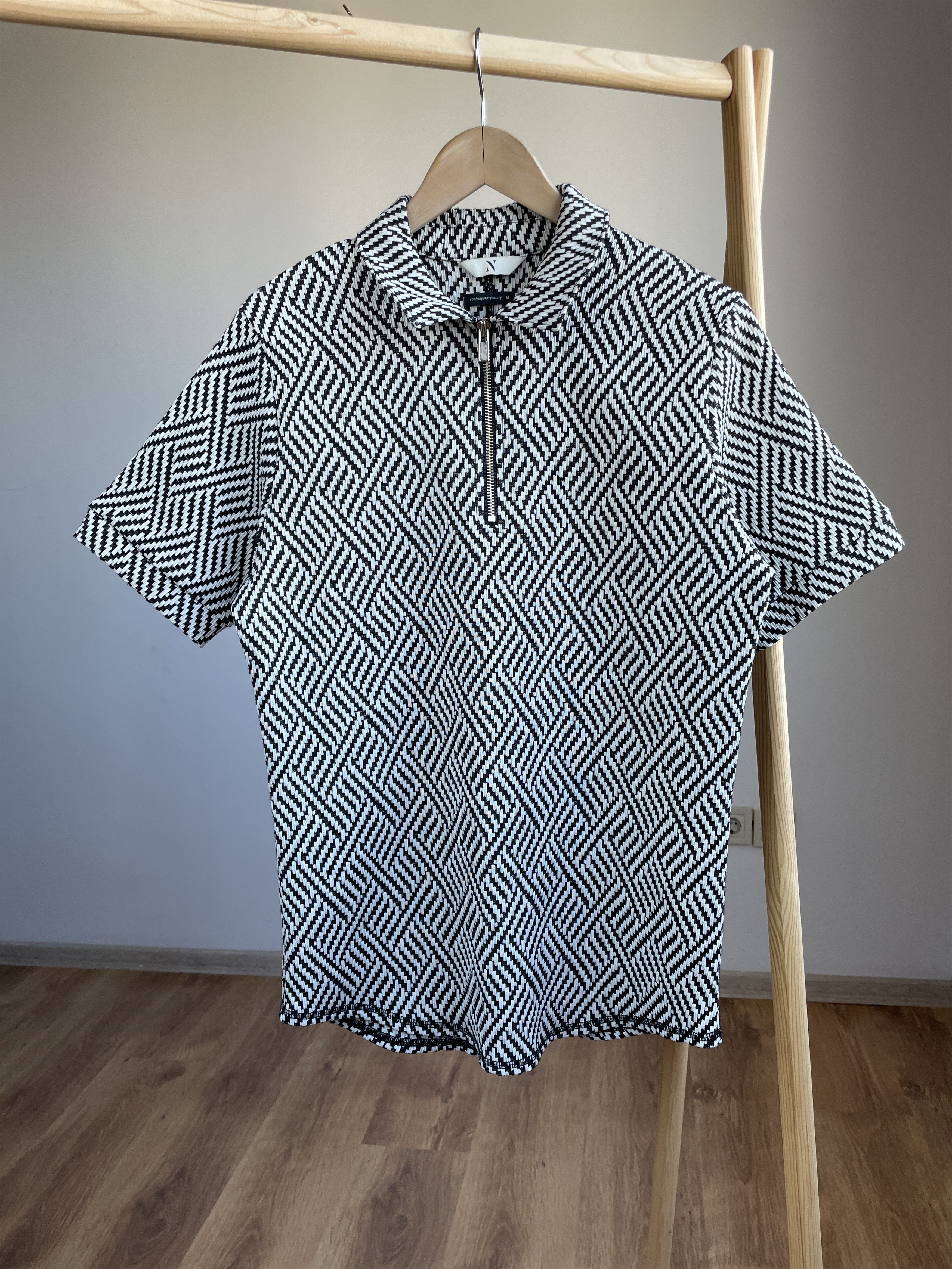 Other NOVU Woven Pattern Zip Polo T-Shirt Size M Size US M / EU 48-50 / 2 - 1 Thumbnail