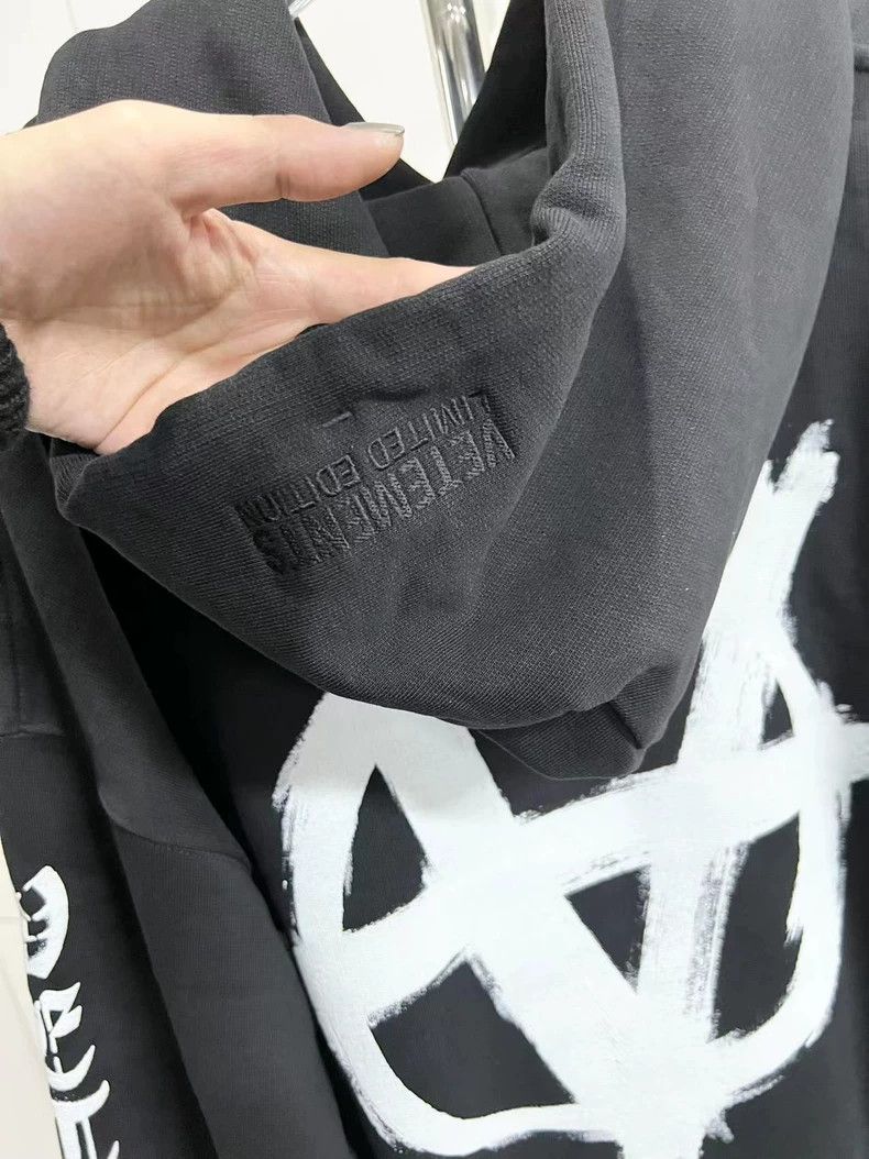 Vetements Vetements 21FW Black Logo Print Oversized Hooded Sweatshir Size US S / EU 44-46 / 1 - 7 Thumbnail