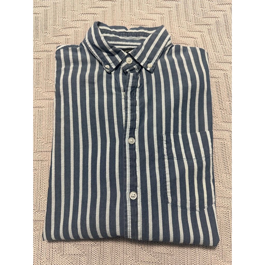 Banana Republic Banana Republic blue striped slim fit button down size S Size US S / EU 44-46 / 1 - 1 Thumbnail