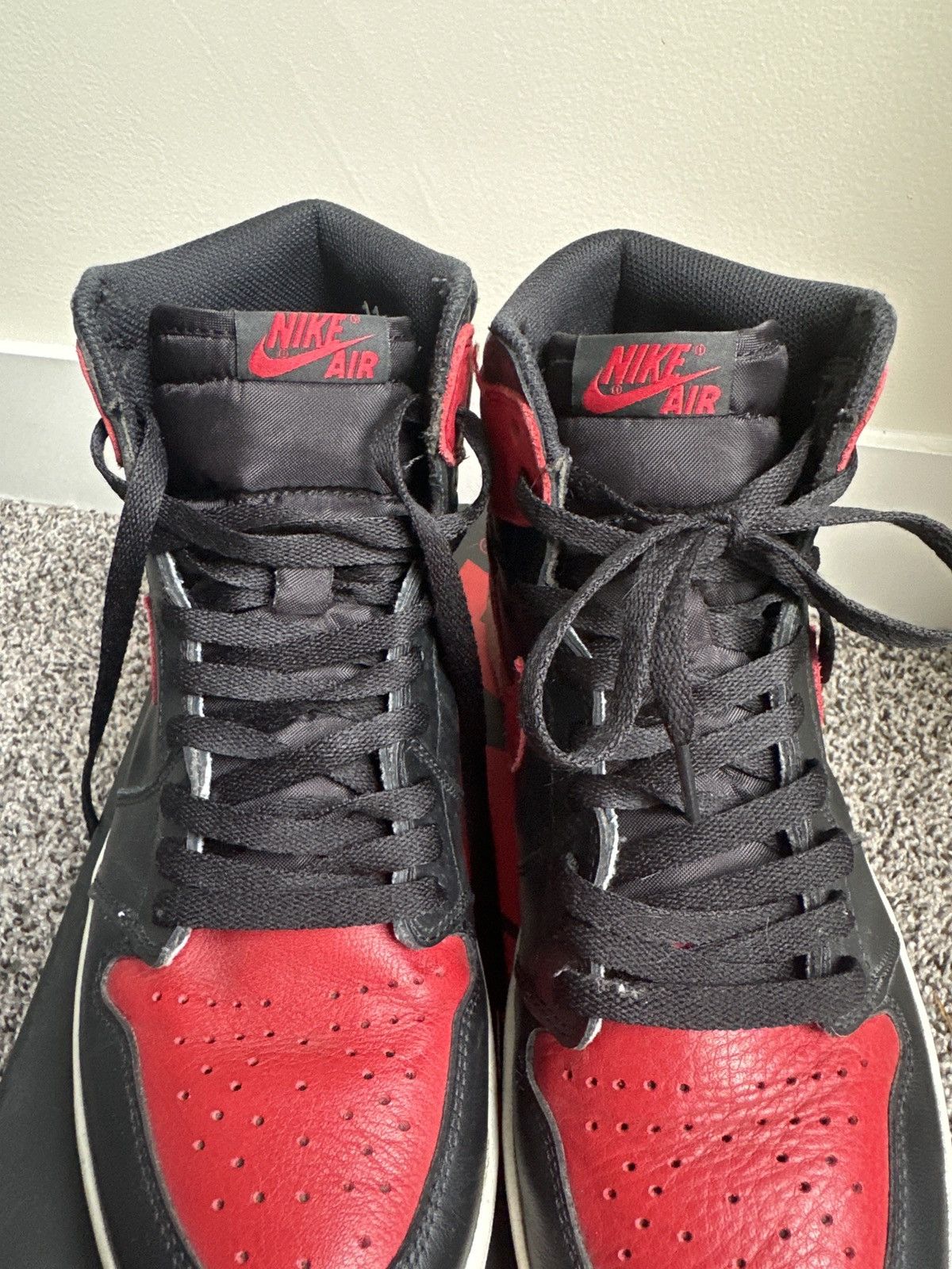 Jordan Brand Air Jordan 1 Retro “Banned 2016” Size US 11 / EU 44 - 7 Thumbnail