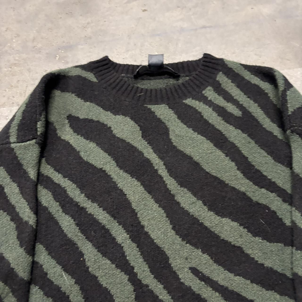 Japanese Brand × Vintage Crazy Vintage Y2K/2000s Green Zebra Striped Sweater! Size XS / US 0-2 / IT 36-38 - 2 Thumbnail
