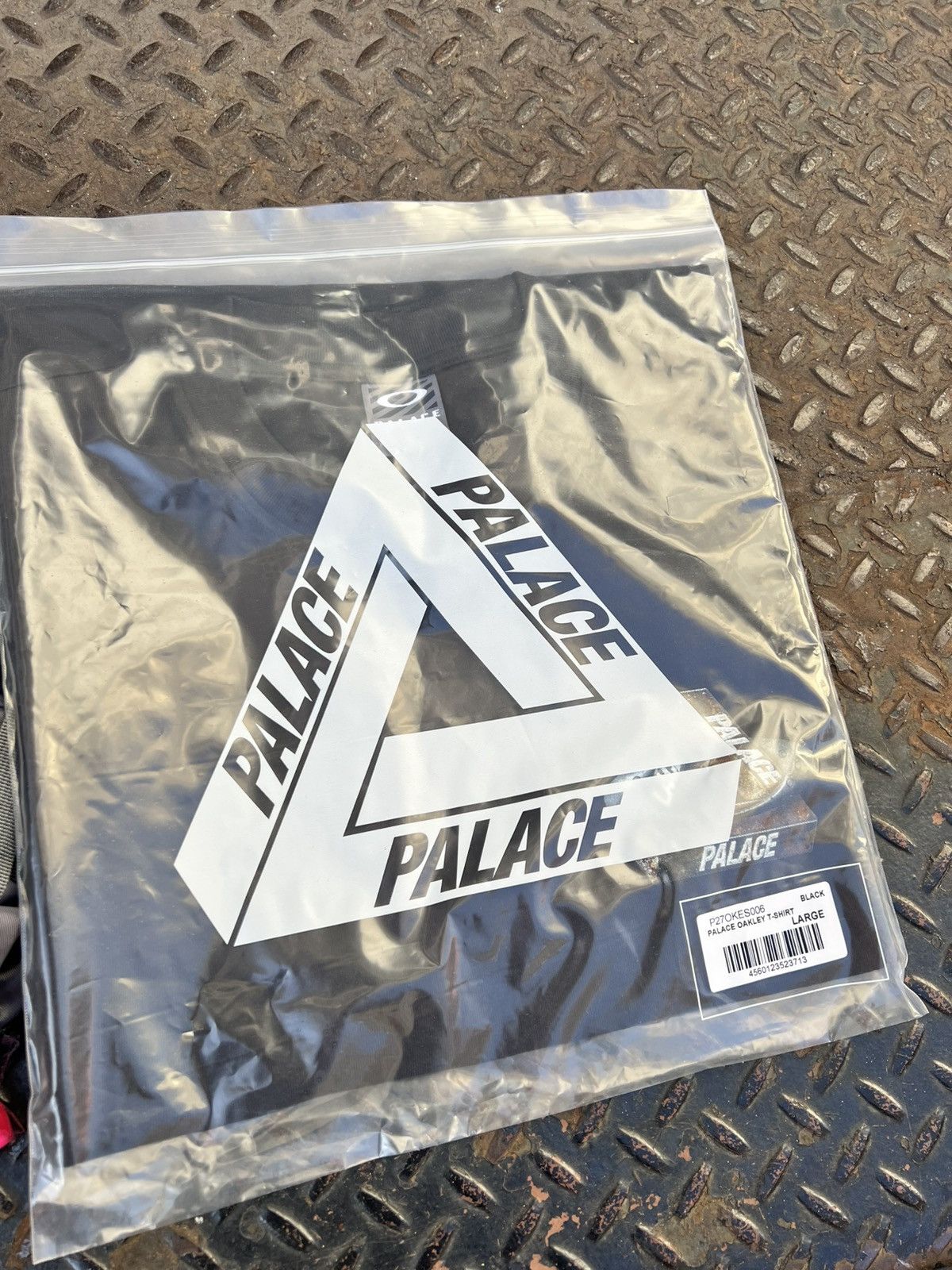 Oakley × Palace Palace Oakley T-Shirt Black Size US M / EU 48-50 / 2 - 3 Thumbnail