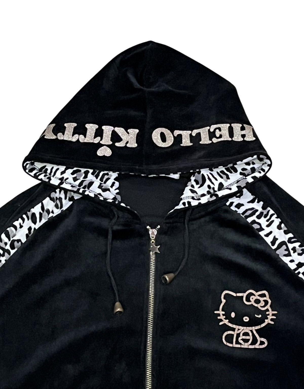 Japanese Brand 🔥Rare Japan-Only HELLO KITTY Velvet Leopard Tracksuit Set Size US L / EU 52-54 / 3 - 9 Thumbnail