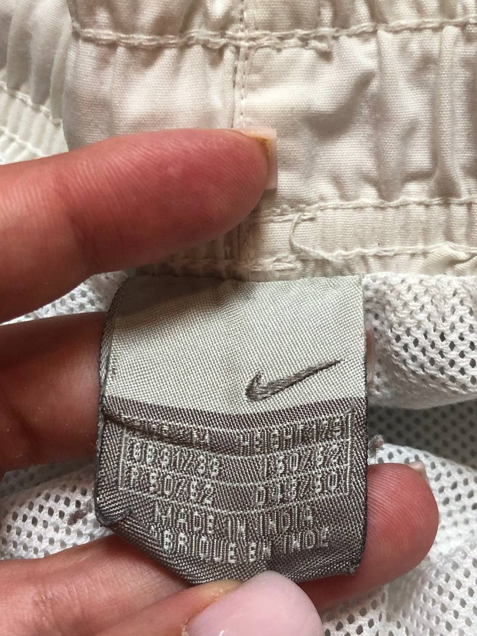 Nike Vintage NIKE logo white shorts crazy Y2K streetwear Size US 32 / EU 48 - 2 Thumbnail