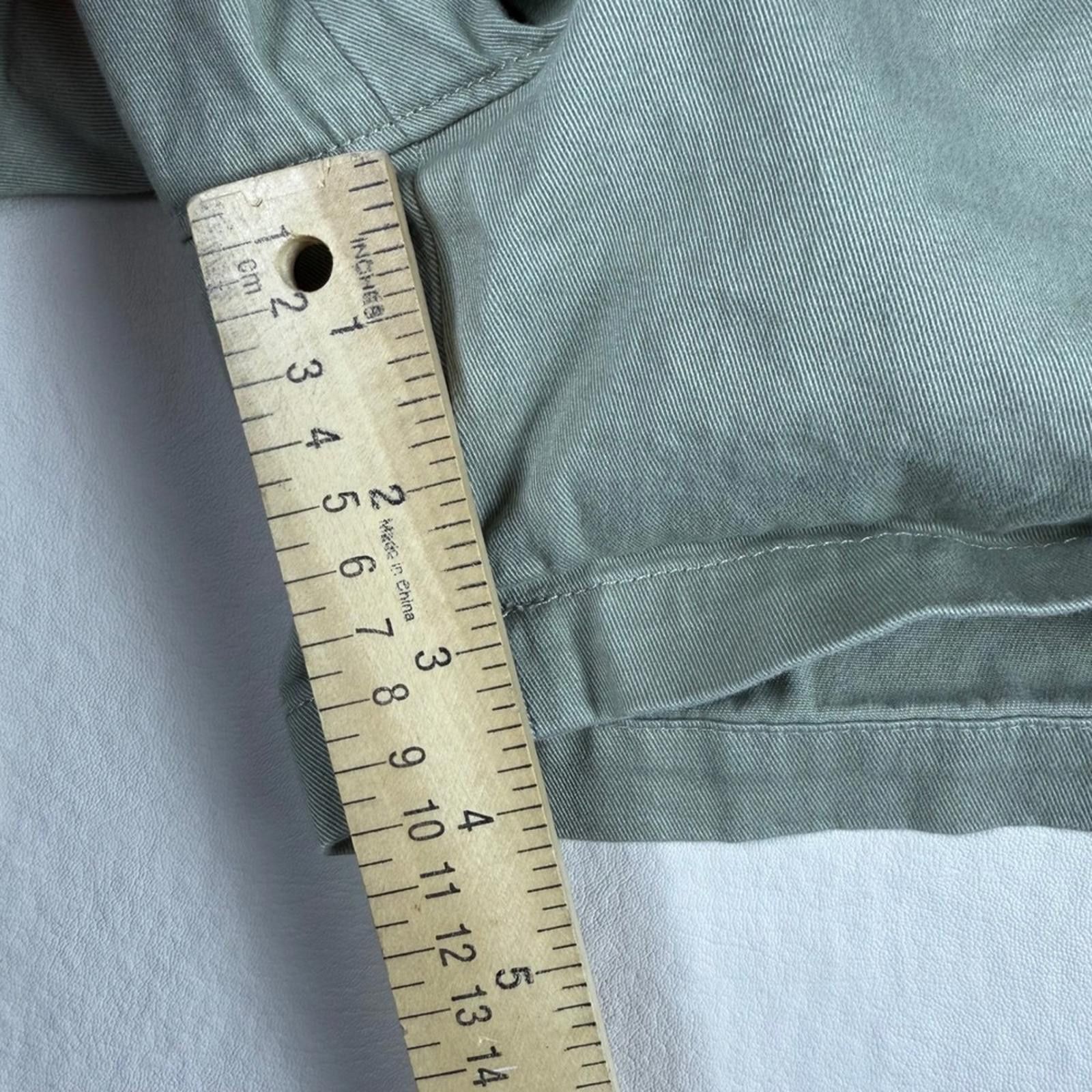 Other LL Bean Signature Women 14 Sage Green Chino Shorts Cotton Size 36" / US 14 / IT 50 - 7 Thumbnail