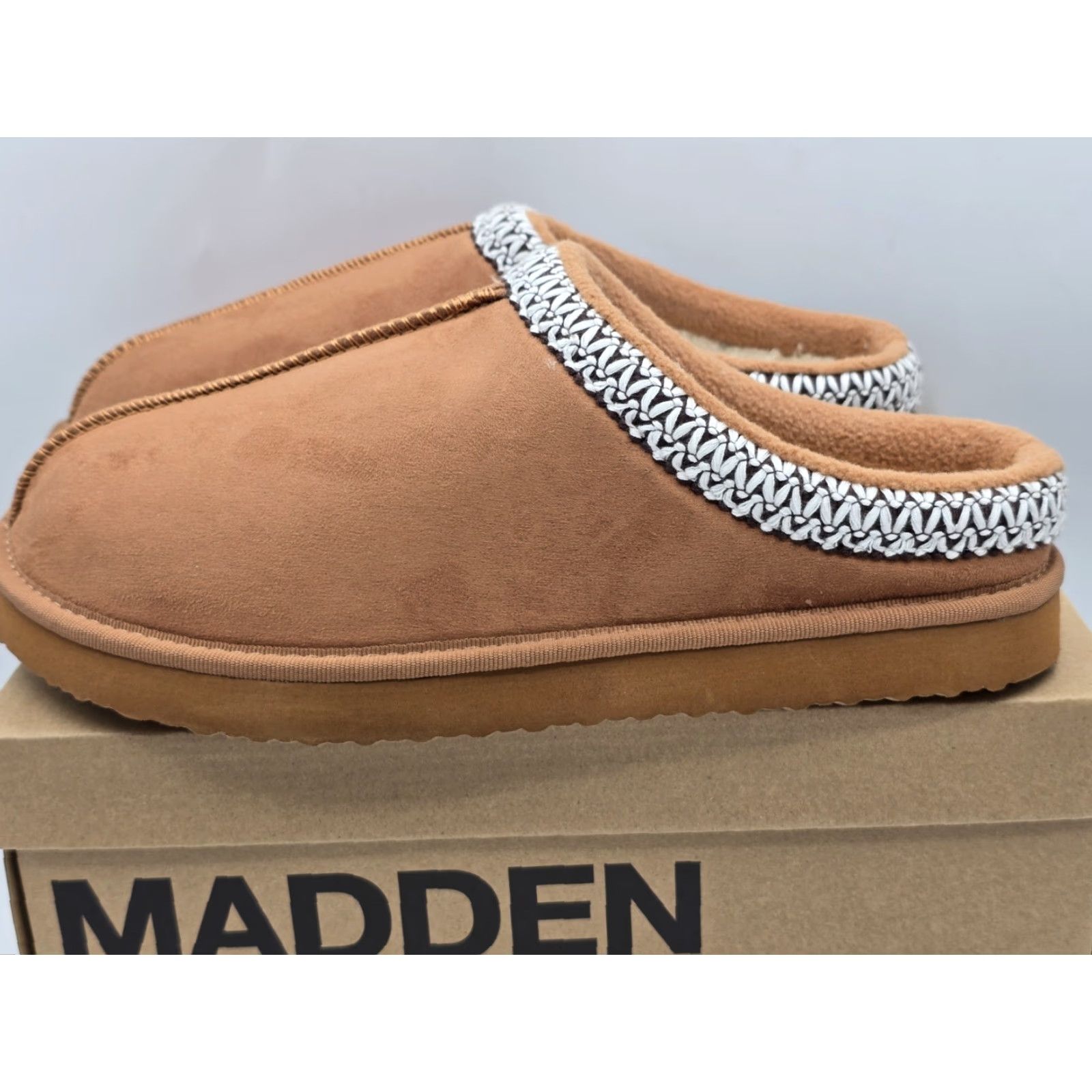 Vintage Madden Girl Pantuflas Mbilly Cognac Brown Suede - Sz 10 M Boots Women Pantuflas Mbilly Cognac Brown Suede - Sz 10 M Size 32" / US 10 / IT 46 - 5 Thumbnail