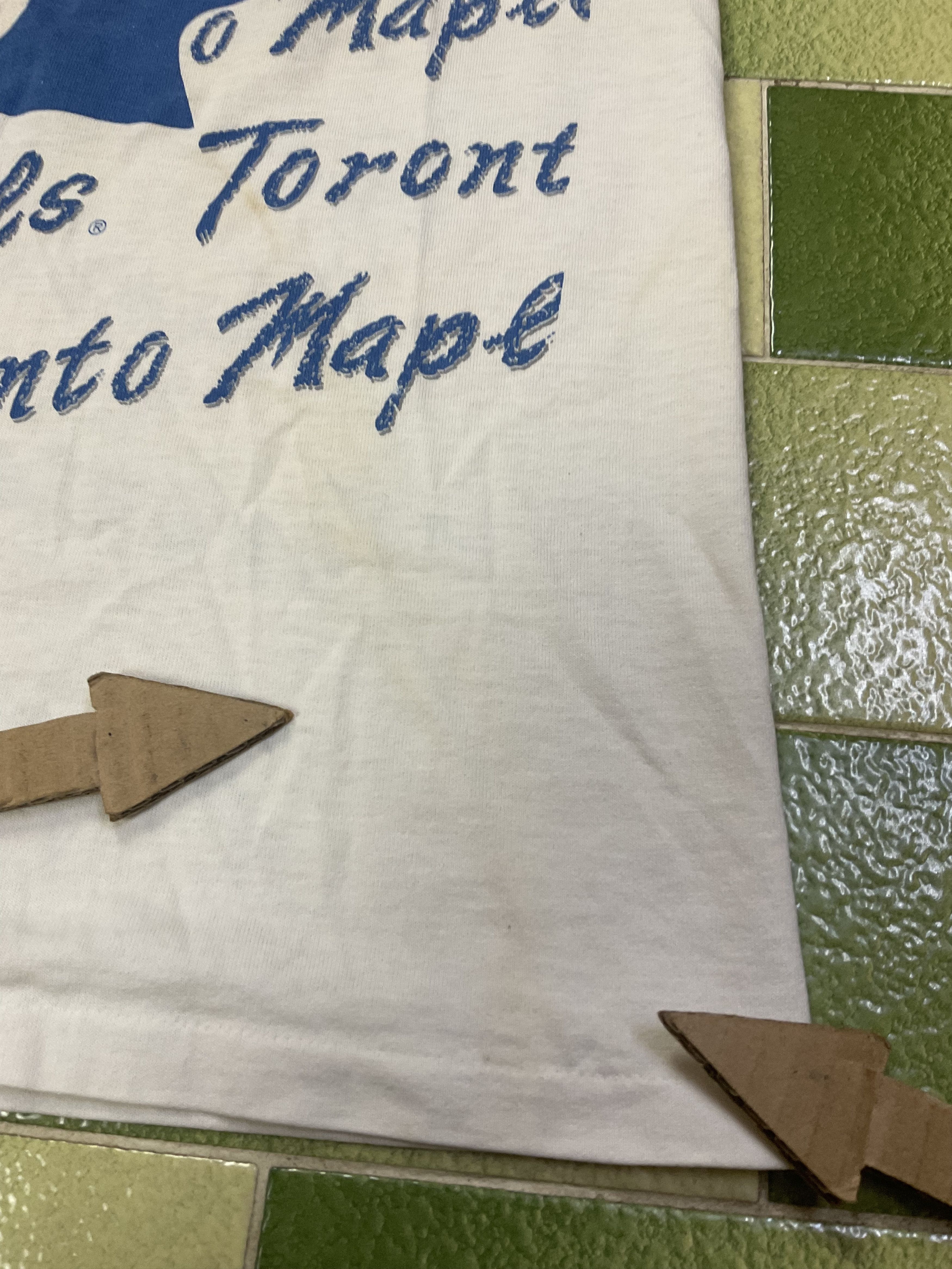 NHL Vintage Trashed 90s Toronto Maple Leaf All Over Print Tshirt Size US XL / EU 56 / 4 - 11 Thumbnail