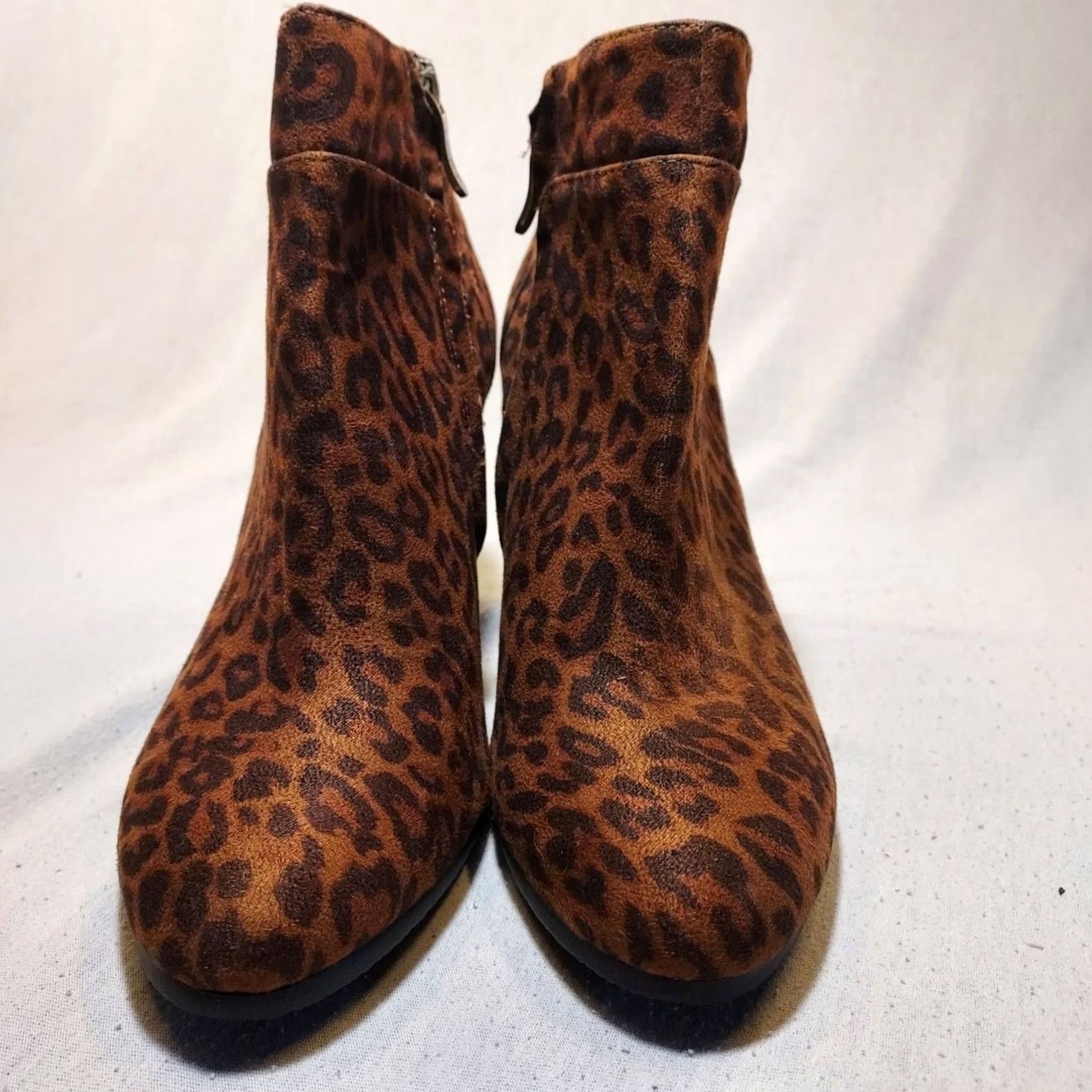 Ann Taylor Ann Taylor LOFT Leopard Ankle Booties Block Heel Zip Shoes Women Leather Ankle Boots Multicolor Animal Print Casual 7M Winter Fall Spring Womens Size US 7 / IT 37 - 2 Thumbnail